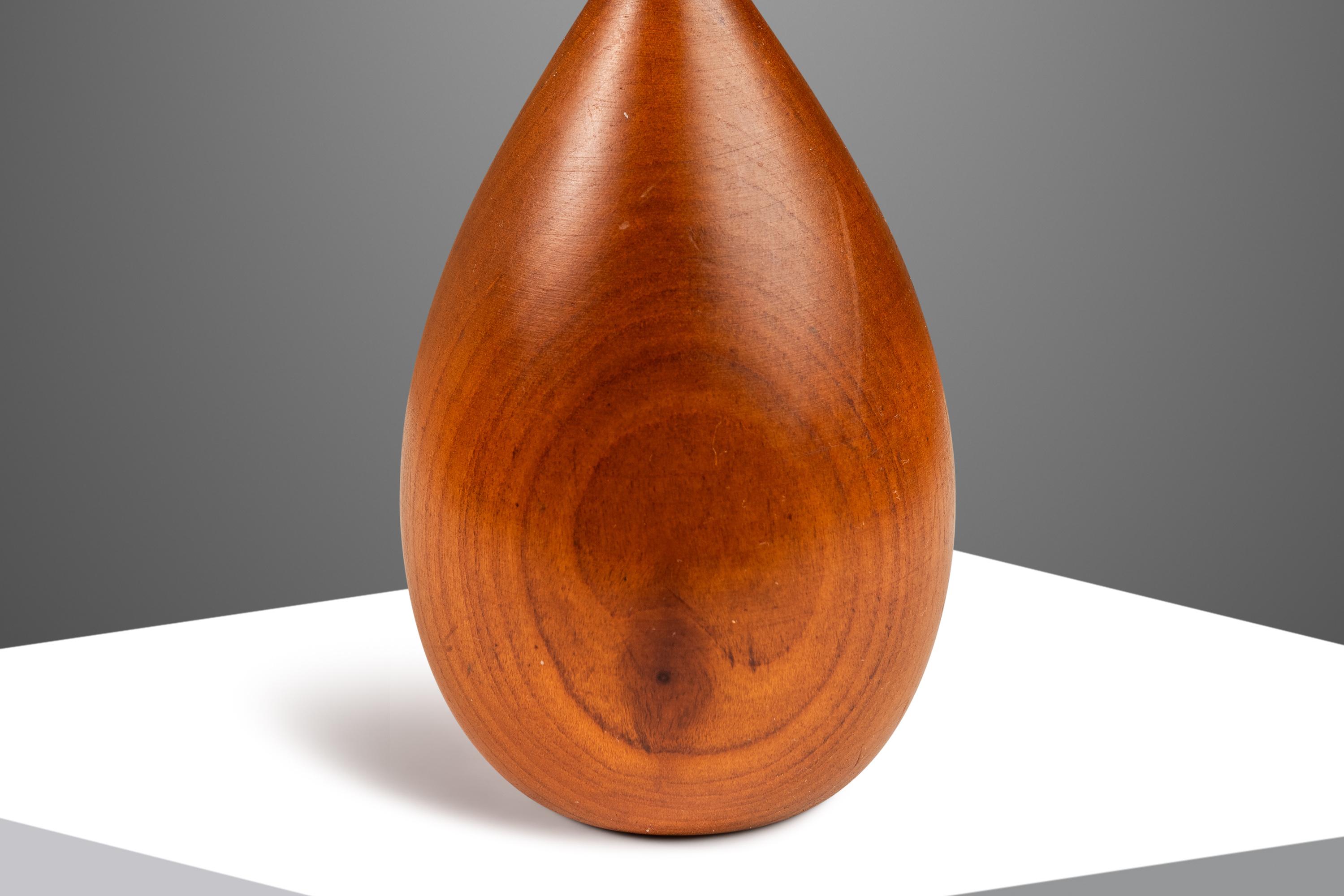 Signed Petite Wood-Turned Vase in solid Walnut by George Biersdorf, USA, c. 1979 For Sale 5