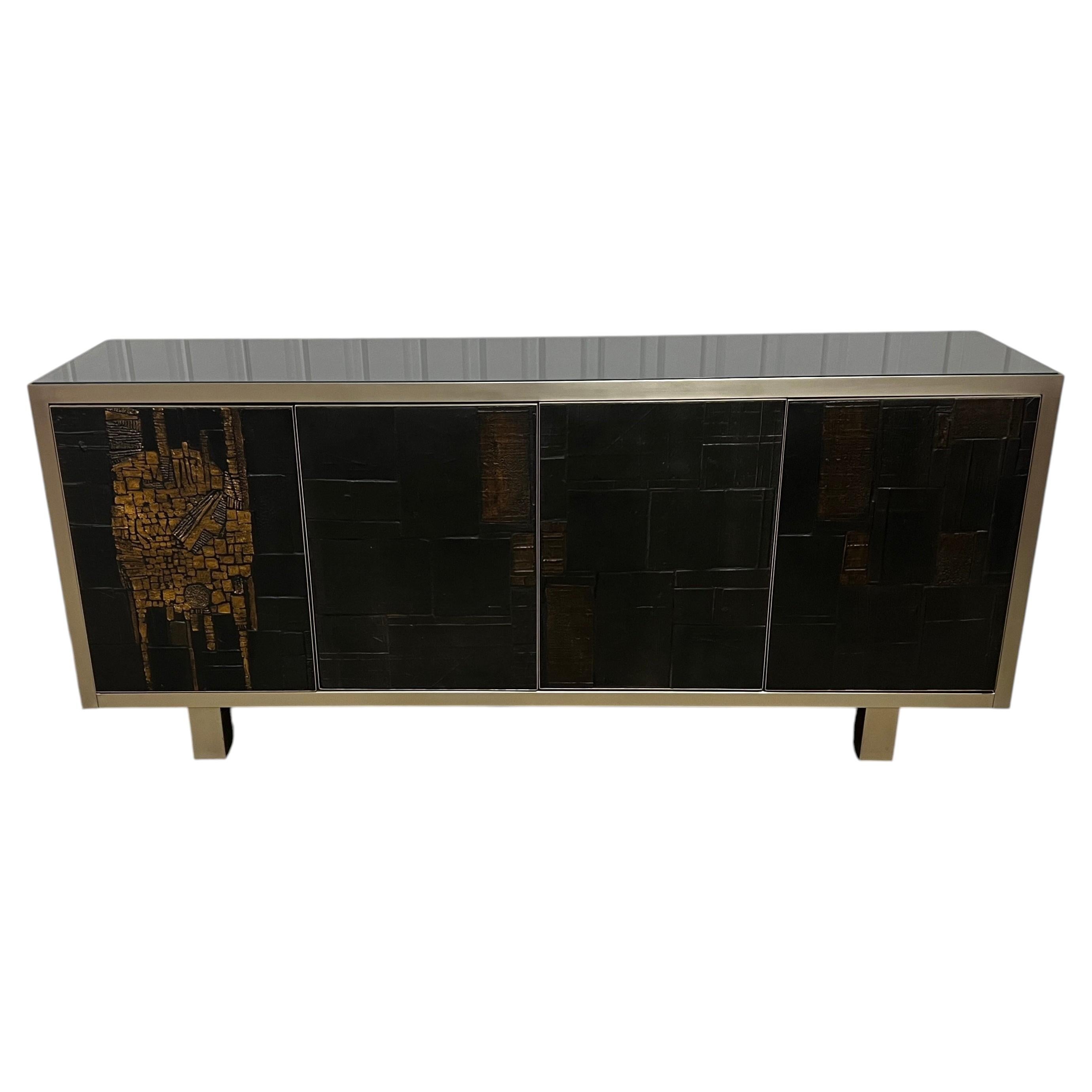 Signiertes Sideboard „Pia Manu“ im brutalistischen Stil aus Keramik mit Reliefverzierung und Platte aus Rauchglas