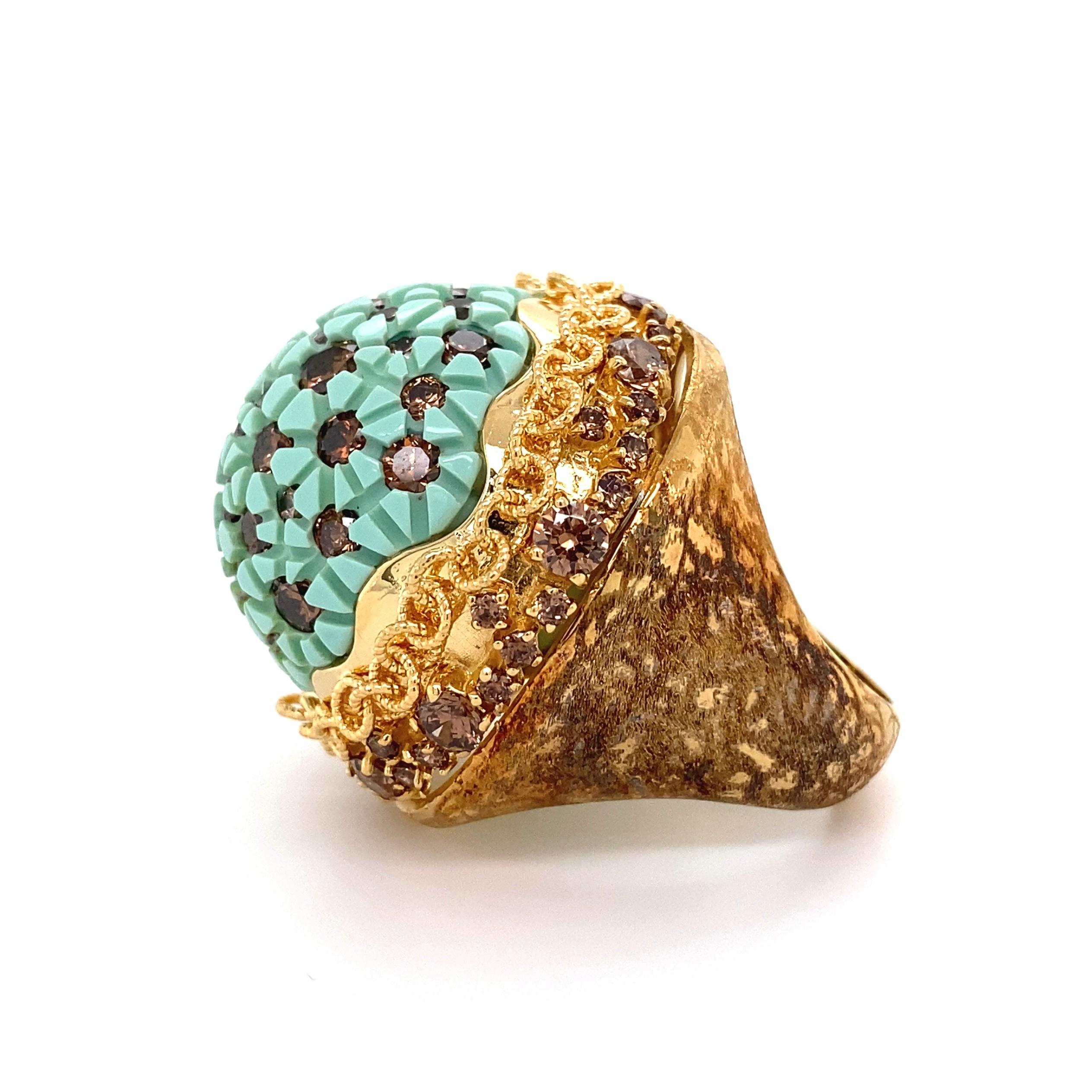 Signed Pomi Designer Resin and Diamond Gold Dome Ring Italy Estate Fine Jewelry In Excellent Condition In Montreal, QC
