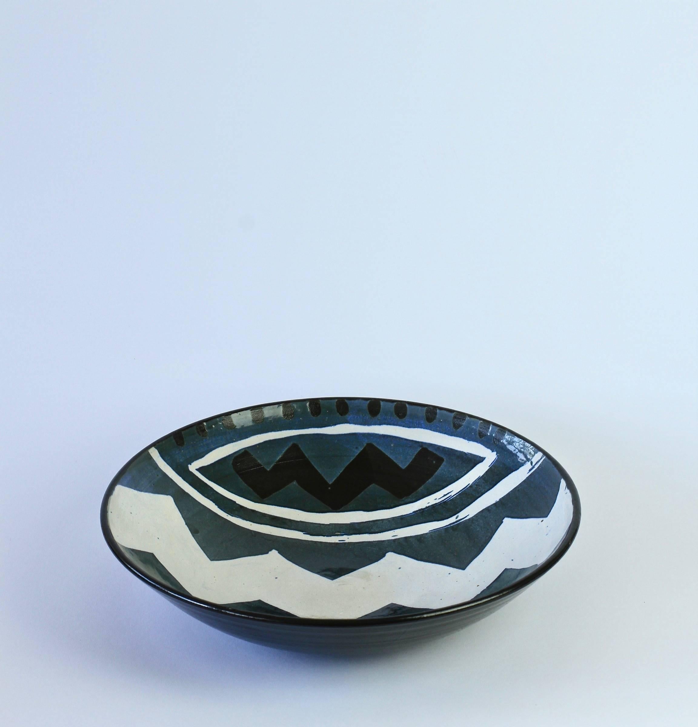 Signed Large Postmodern Art Studio Pottery Bowl 1980s with Geometric Pattern 3