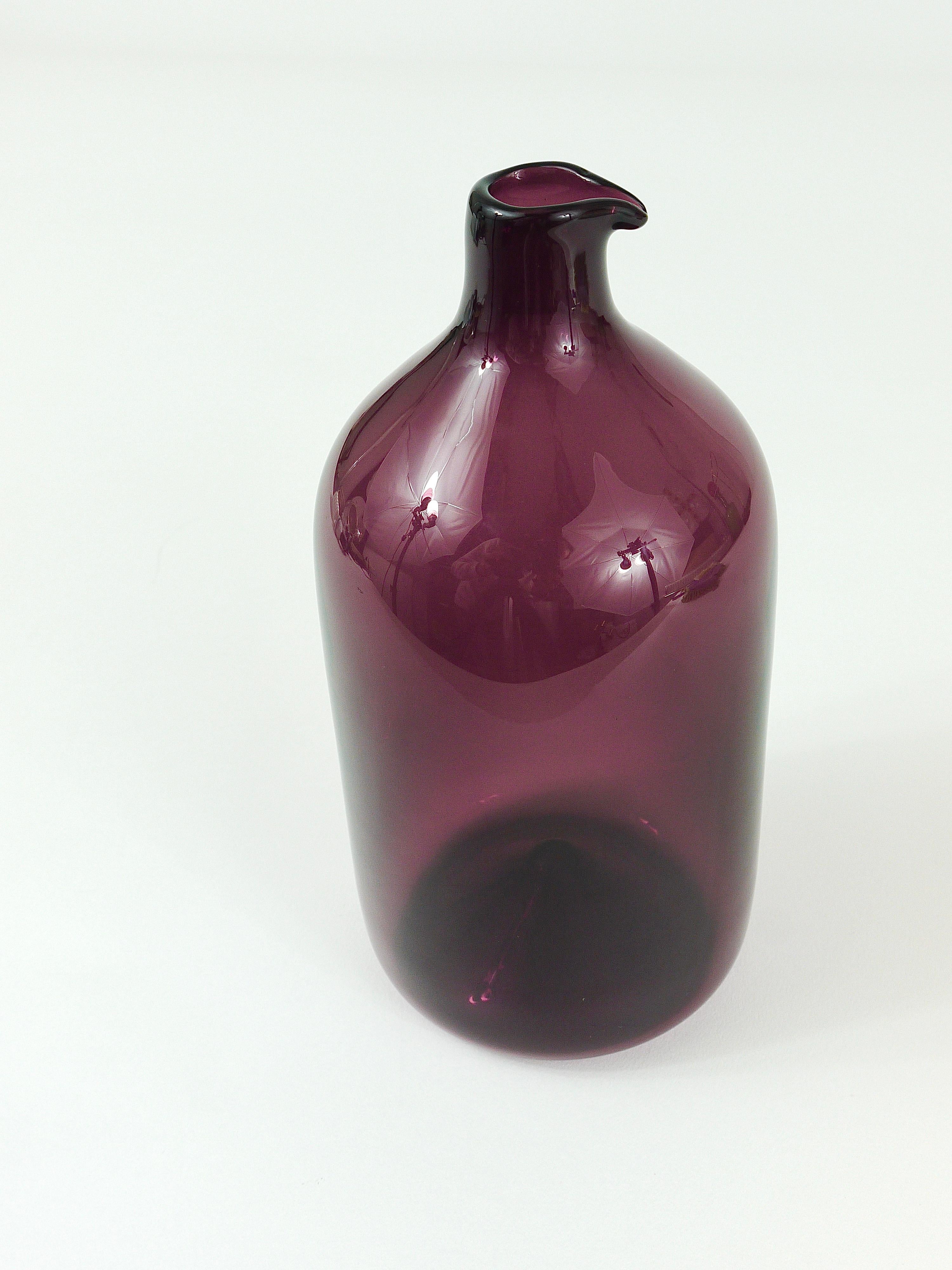 Signed Purple Timo Sarpaneva Pullo Bird Bottle Glass Vase, Iittala, Finland For Sale 3