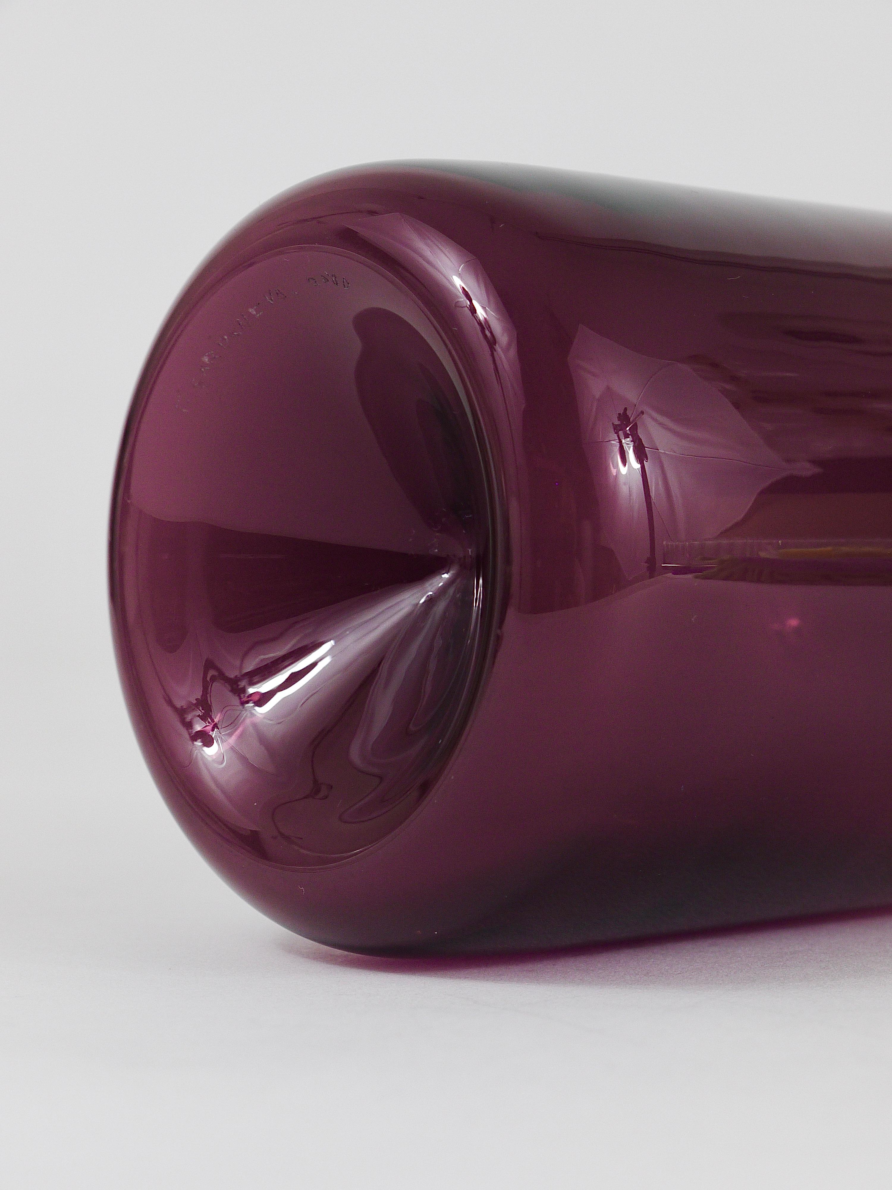 Signed Purple Timo Sarpaneva Pullo Bird Bottle Glass Vase, Iittala, Finland For Sale 9