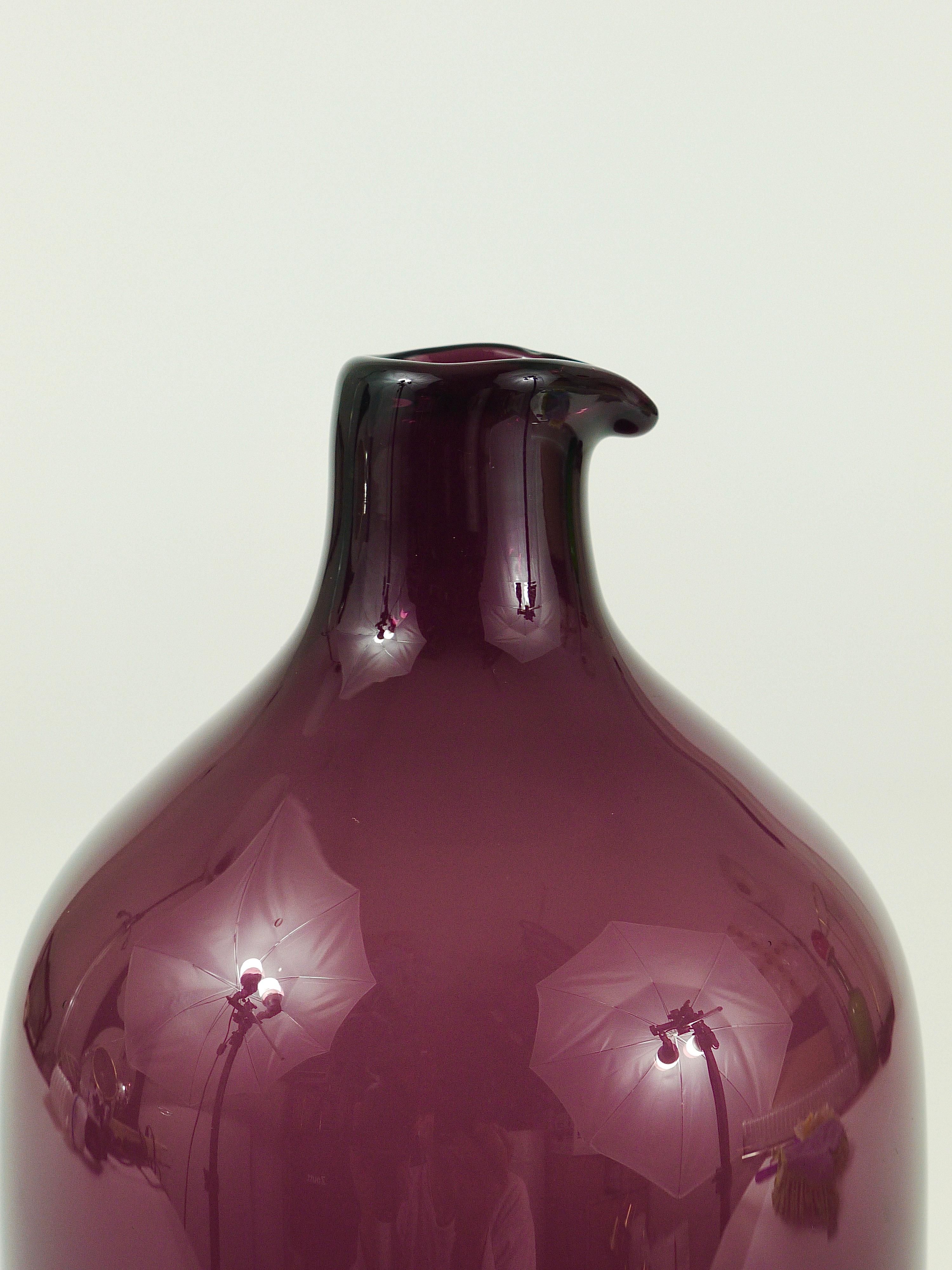 Signed Purple Timo Sarpaneva Pullo Bird Bottle Glass Vase, Iittala, Finland For Sale 1