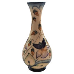 Vase von Rachel Bishop Moorcroft, signiert