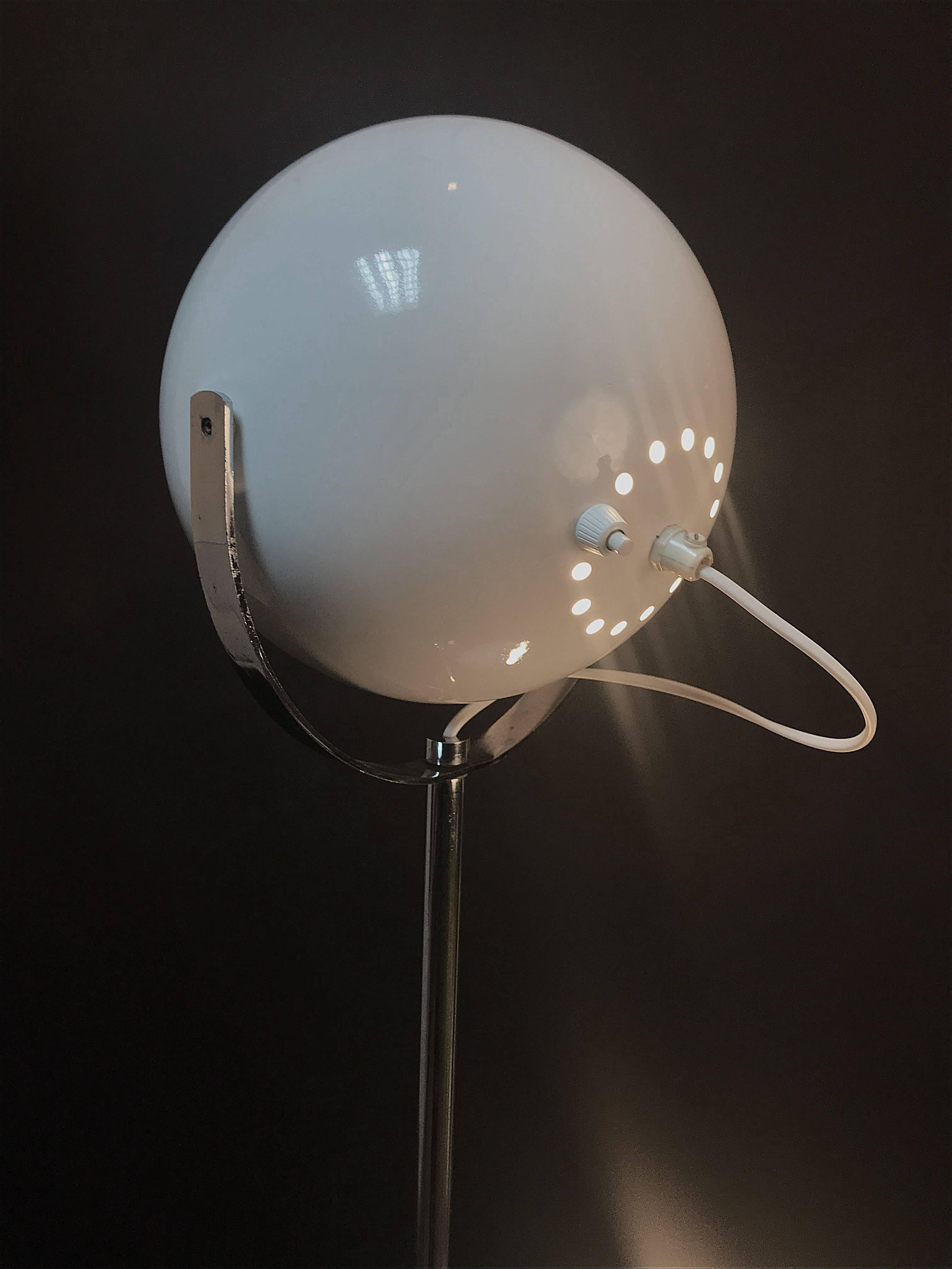 Signed Reggiani, Space Age Chrome and White Two-Sphere Floor Lamp, Italy, 1970s 4