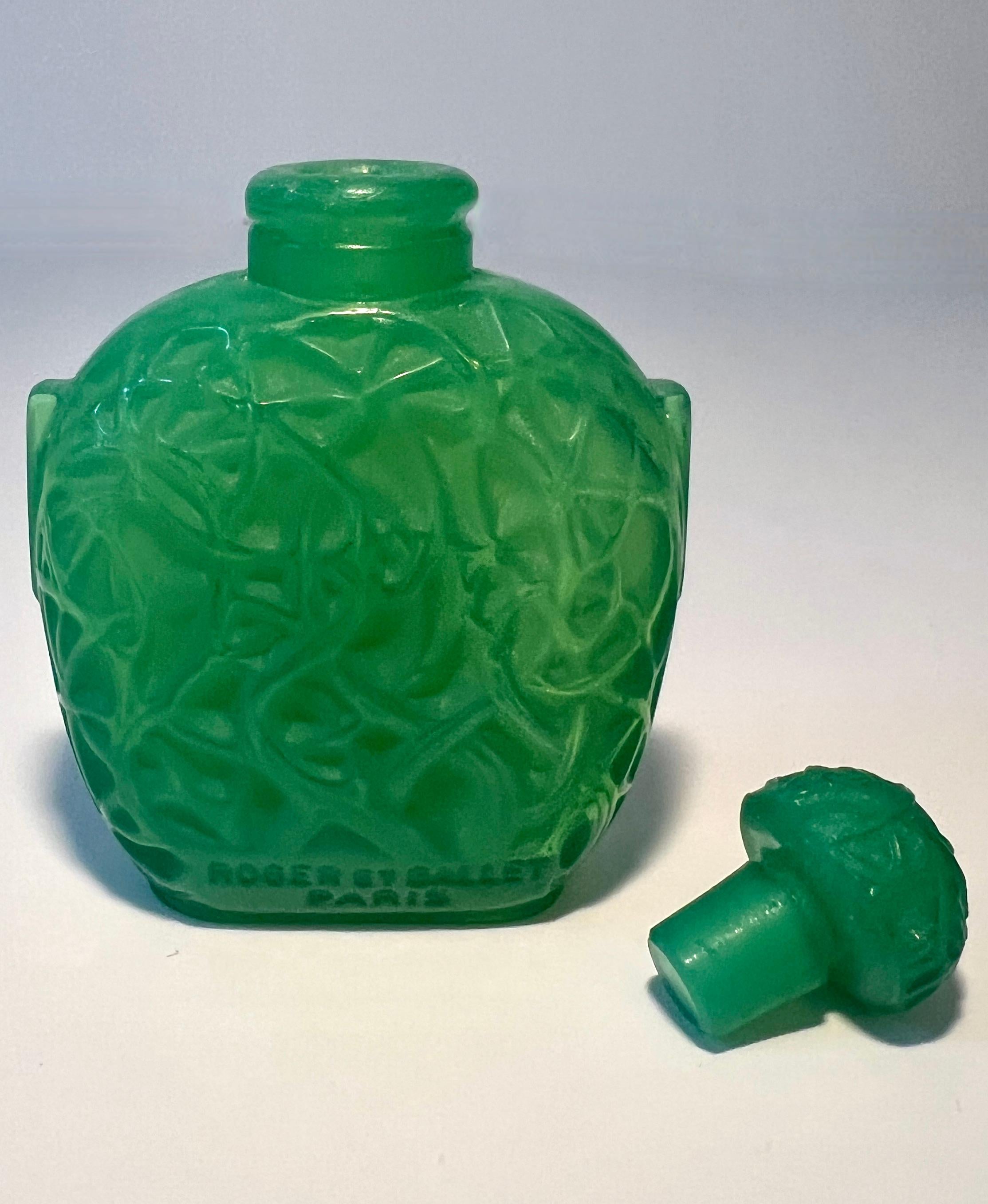 Bottiglia firmata Rene Lalique Le Jade per Roger & Gallet 1926 in vendita 8