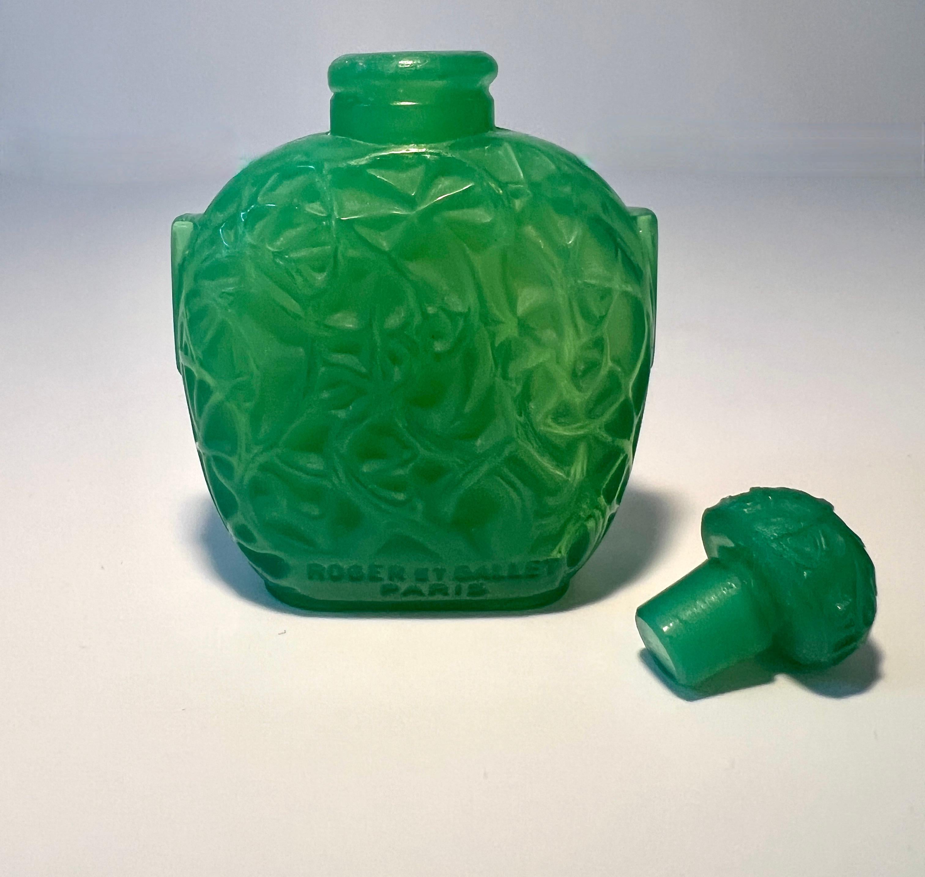 Bottiglia firmata Rene Lalique Le Jade per Roger & Gallet 1926 in vendita 9