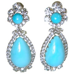 Signed Robert Sorrell “One-of-a-Kind” Faux Turquoise
Crystal Dangling Earrings Signed Robert Sorrell “One-of-a-Kind” Faux Turquoise
Crystal Dangling Earrings