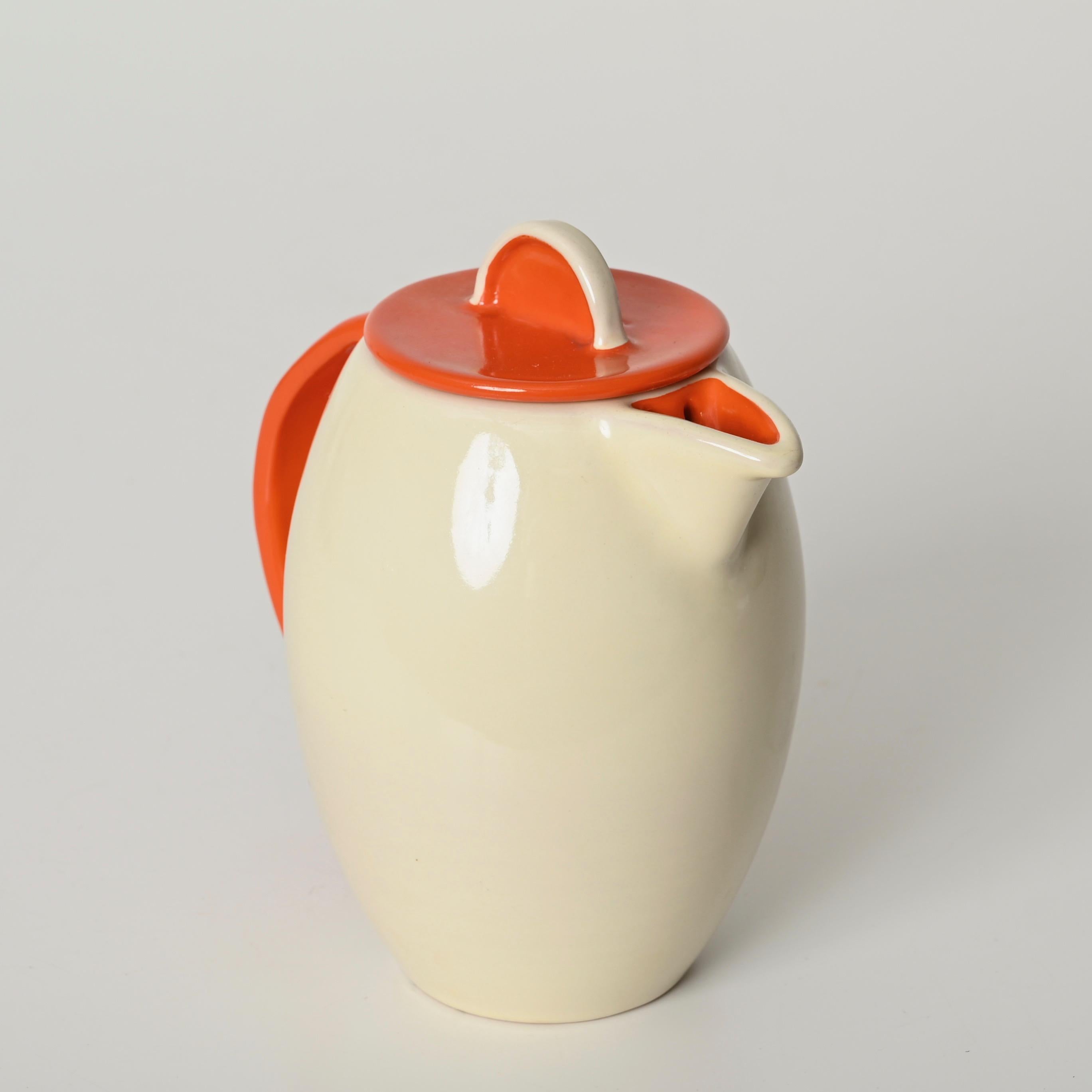 Firmata Rometti Umbertide - Caraffa da caffè arancione avorio S.A.C.R.U., Italia 1940s in vendita 2