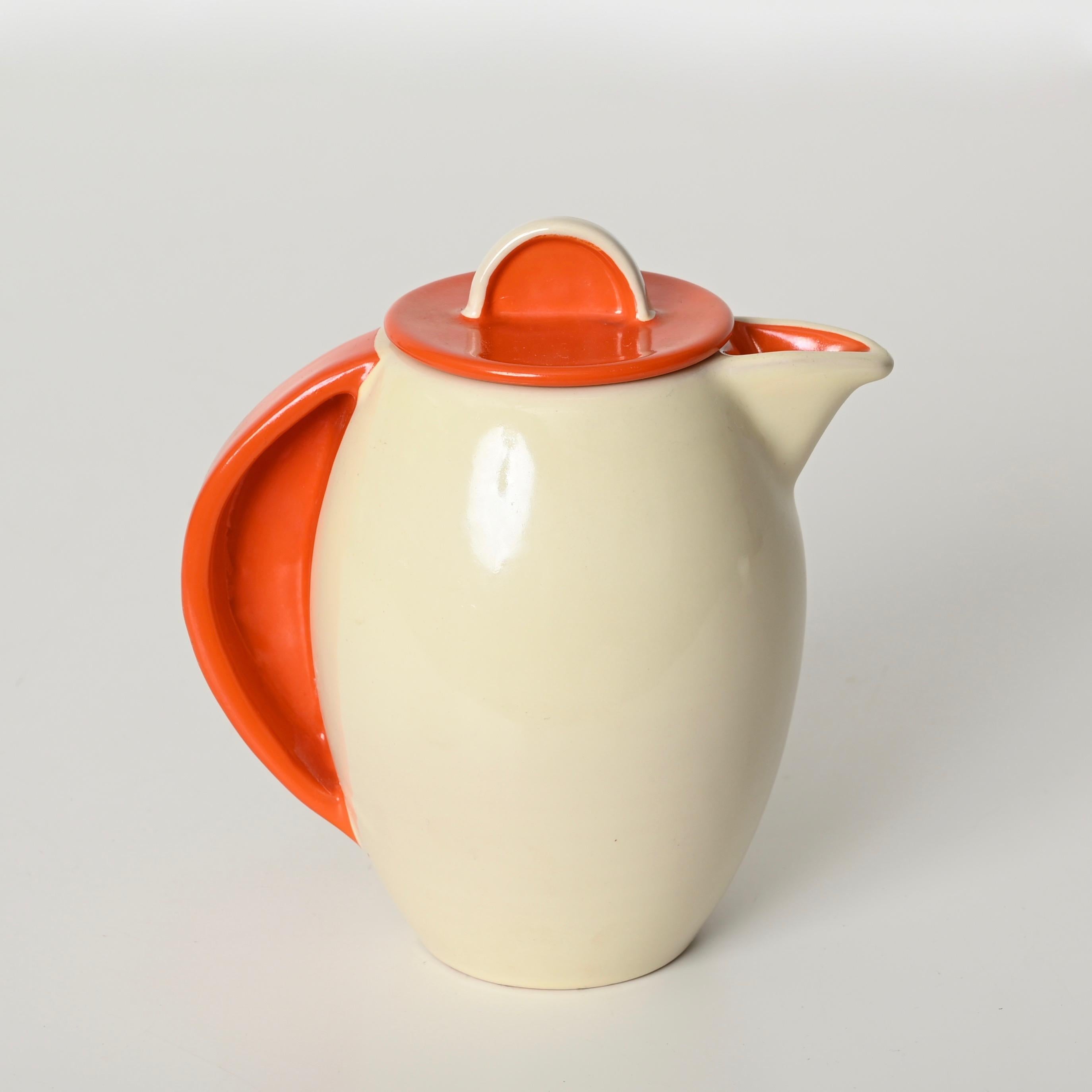 Firmata Rometti Umbertide - Caraffa da caffè arancione avorio S.A.C.R.U., Italia 1940s in vendita 3
