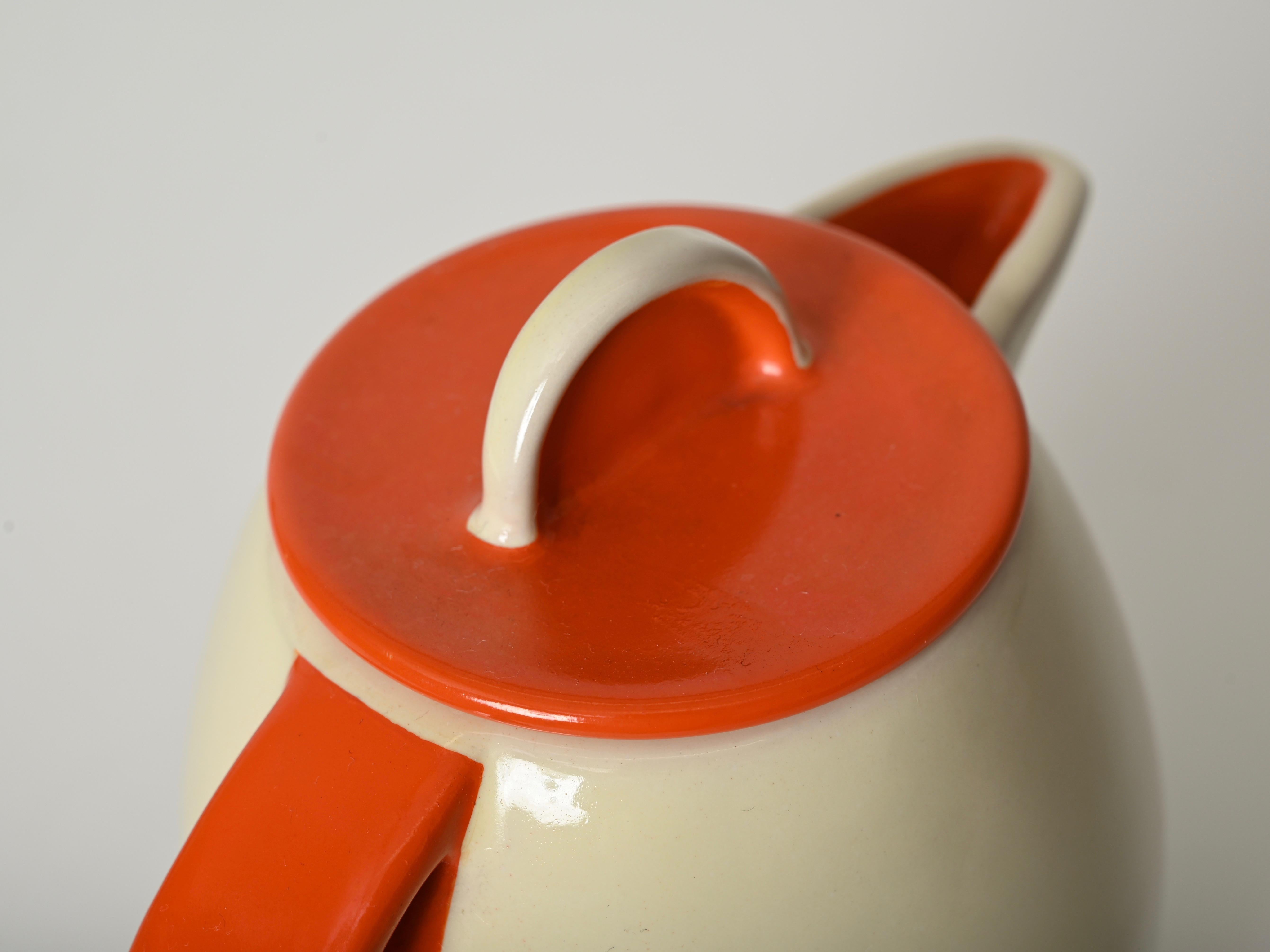 Firmata Rometti Umbertide - Caraffa da caffè arancione avorio S.A.C.R.U., Italia 1940s in vendita 5