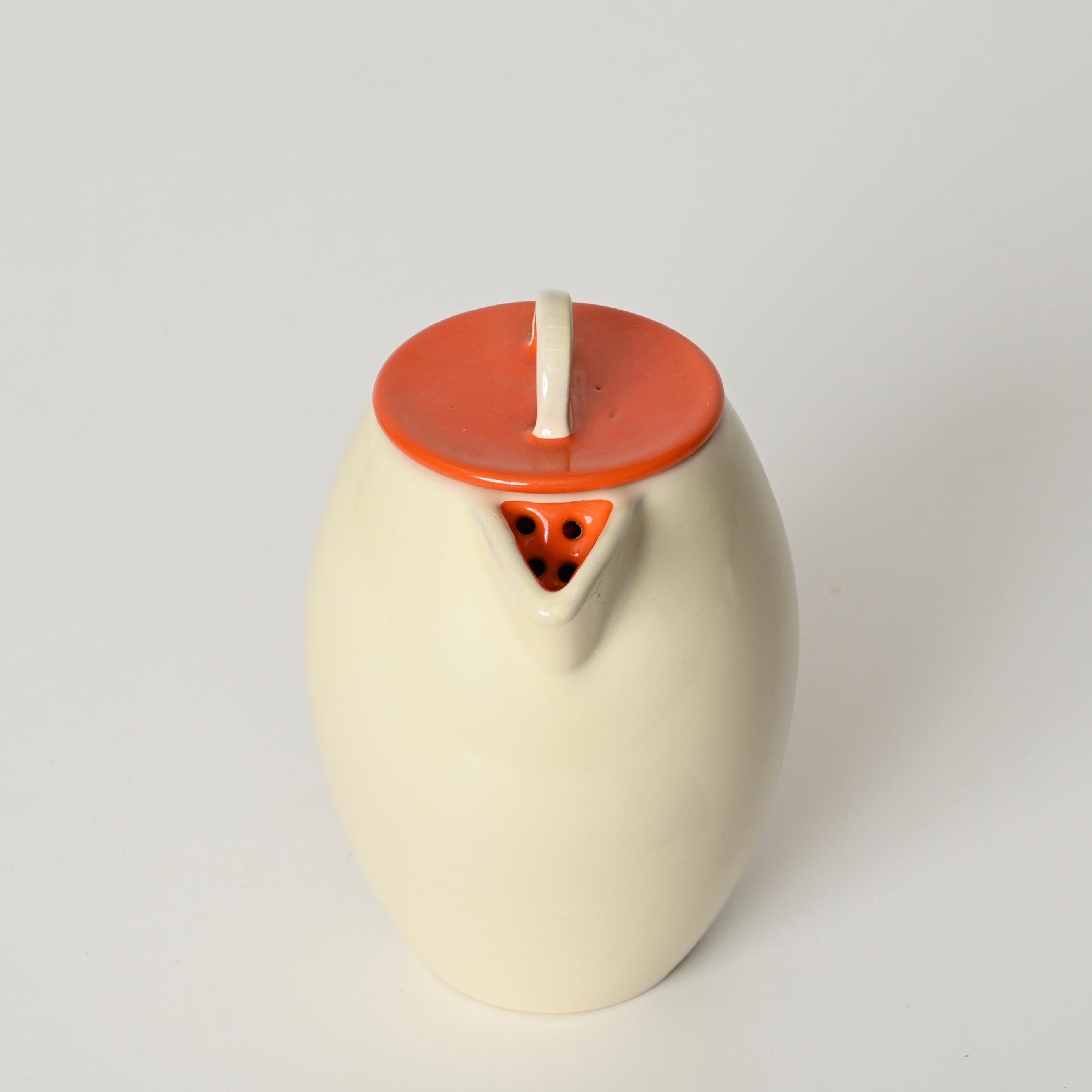 Firmata Rometti Umbertide - Caraffa da caffè arancione avorio S.A.C.R.U., Italia 1940s in vendita 1