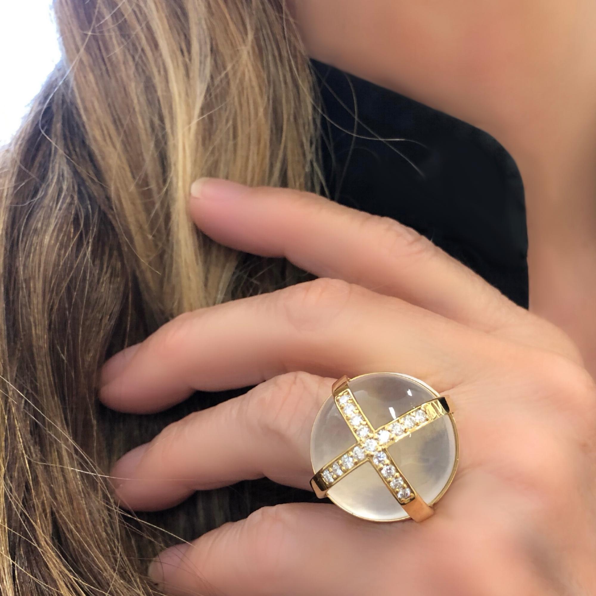 Signierter Rosaria Varra-Ring mit Criss-Cross-Eisjade und Diamant in 18K für Damen oder Herren