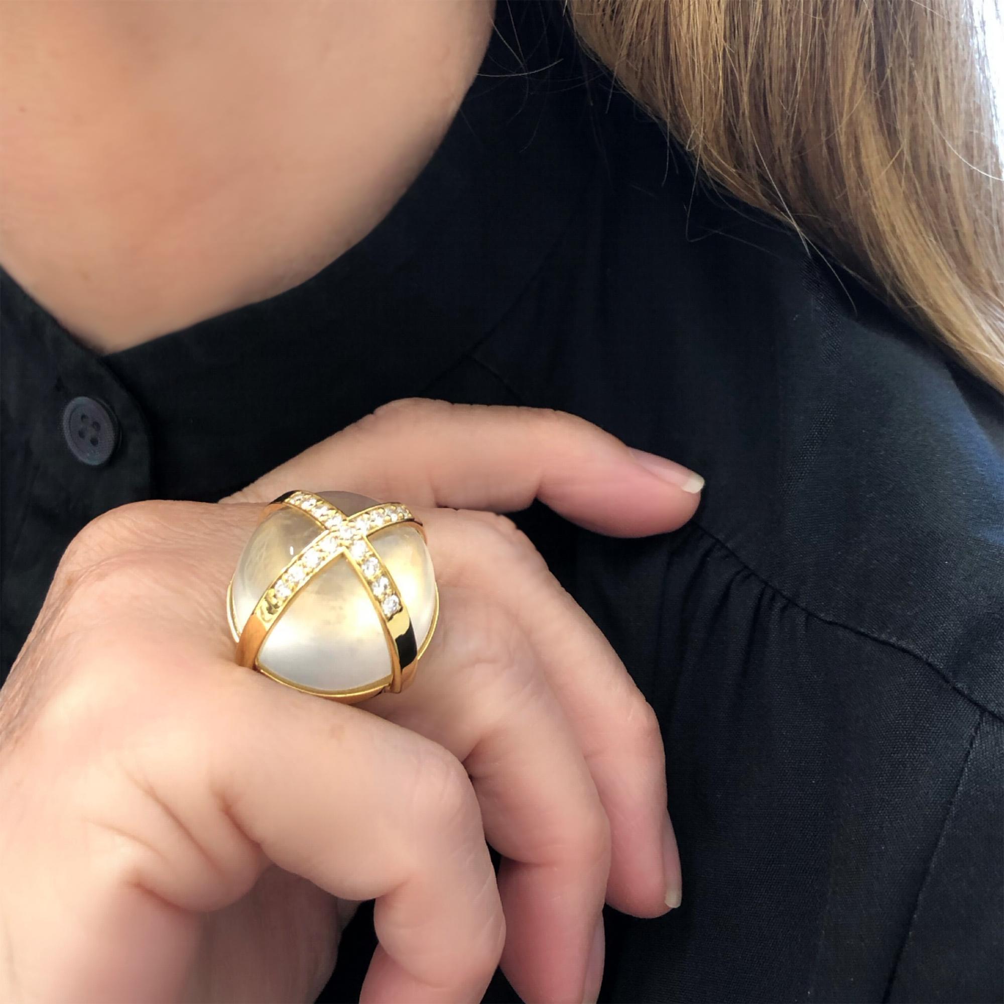Signierter Rosaria Varra-Ring mit Criss-Cross-Eisjade und Diamant in 18K 1