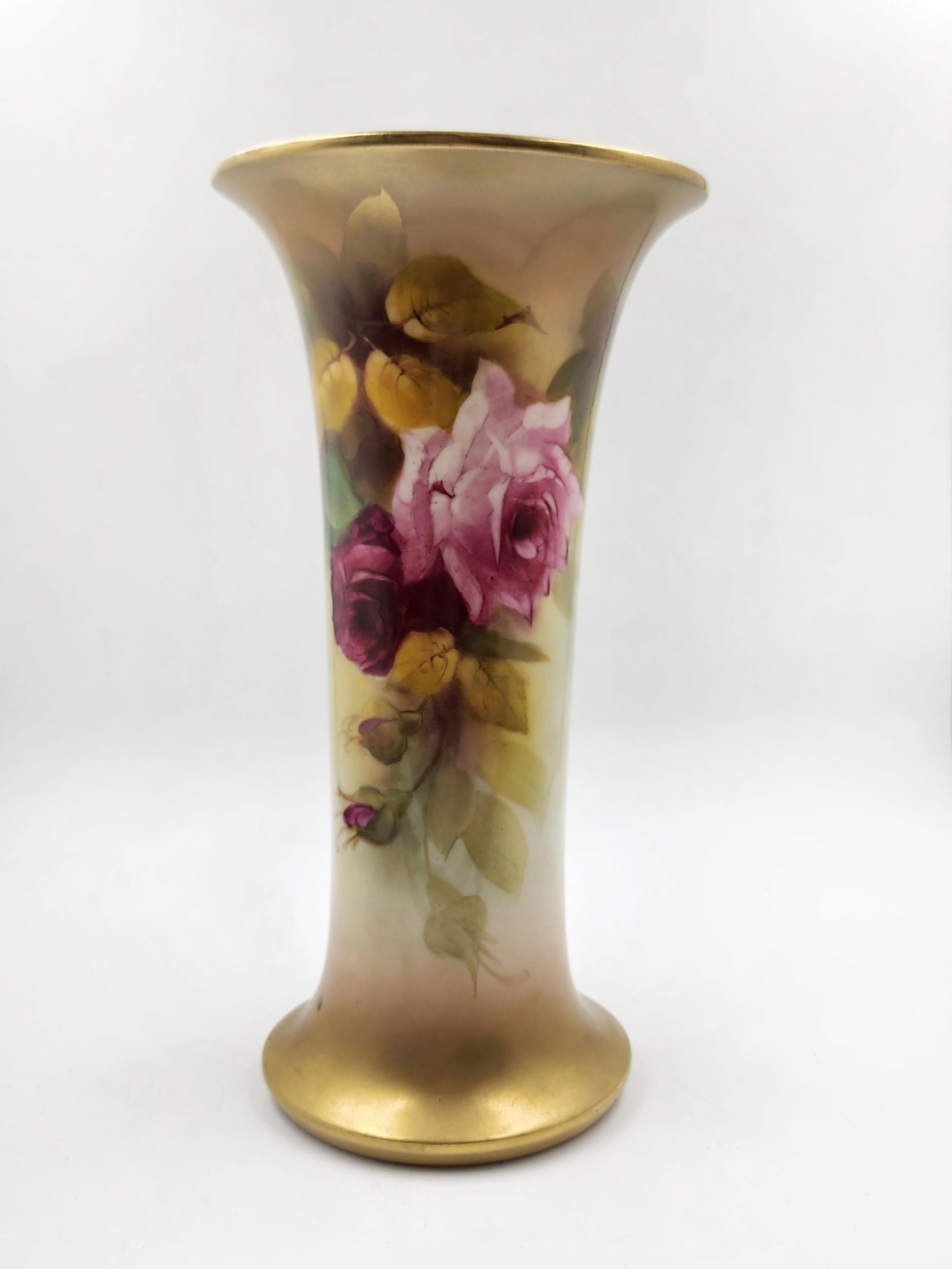 Vaso in porcellana firmato Royal Worcester In condizioni buone in vendita a Autonomous City Buenos Aires, CABA