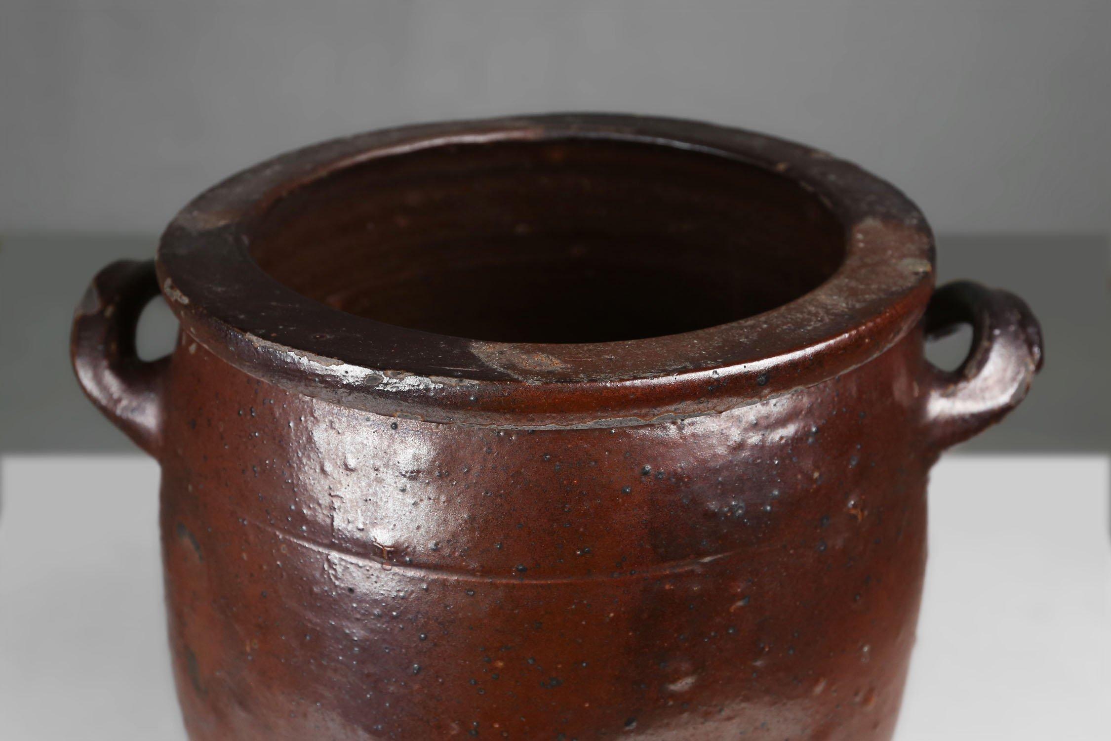 Vaso rustico di grandi dimensioni in ceramica marrone smaltata, firmato, Belgio, 1800 In condizioni buone in vendita a Meulebeke, BE