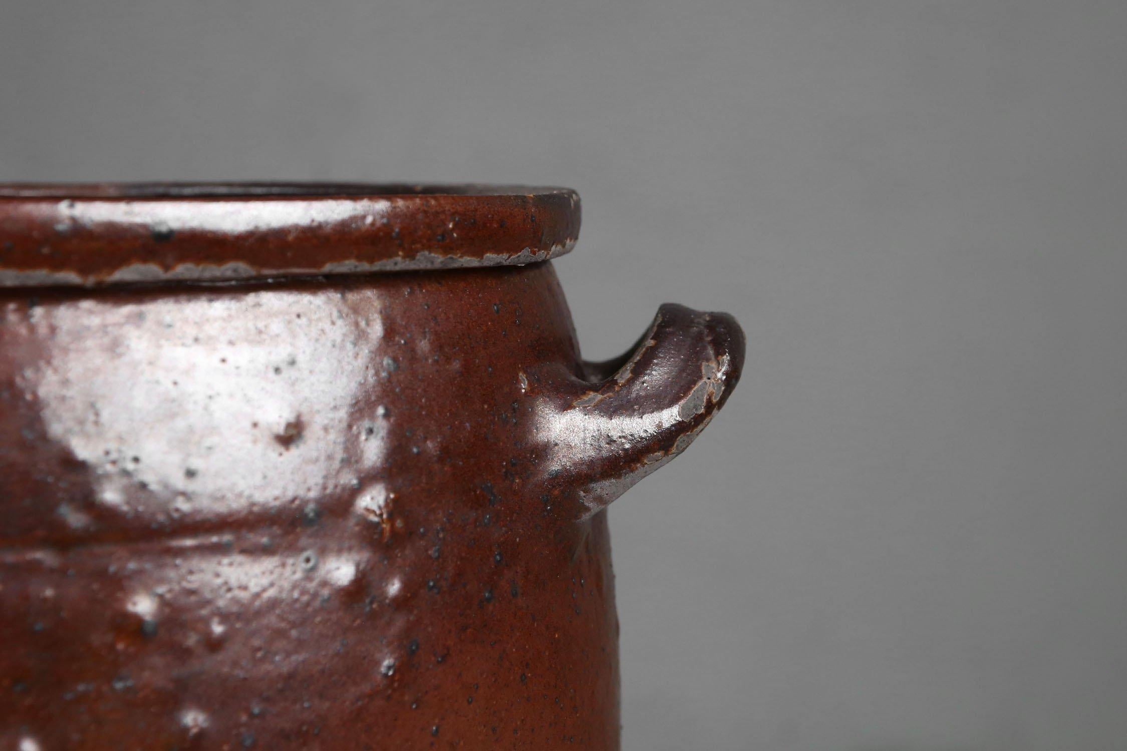 XVIII secolo Vaso rustico di grandi dimensioni in ceramica marrone smaltata, firmato, Belgio, 1800 in vendita
