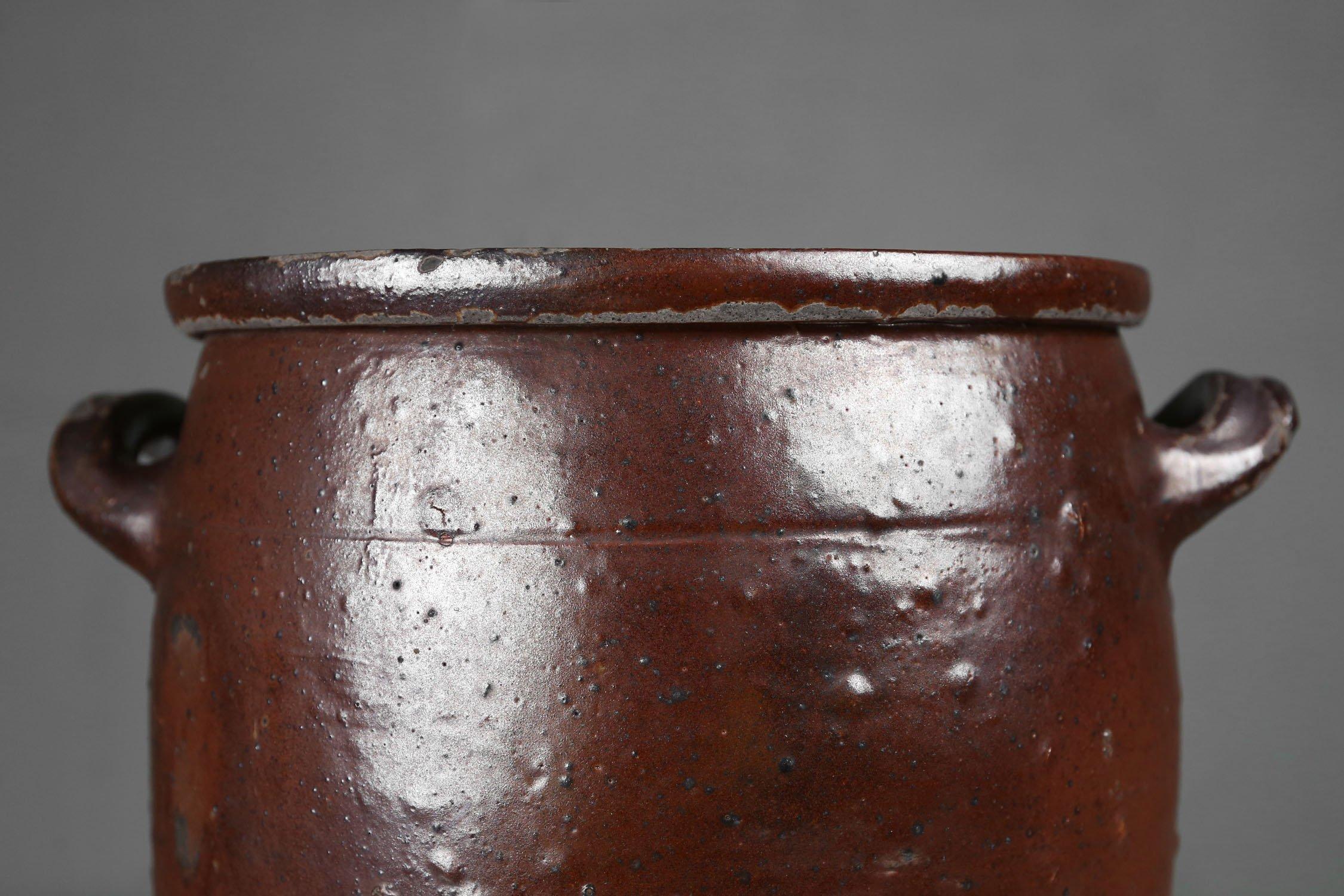Ceramica Vaso rustico di grandi dimensioni in ceramica marrone smaltata, firmato, Belgio, 1800 in vendita