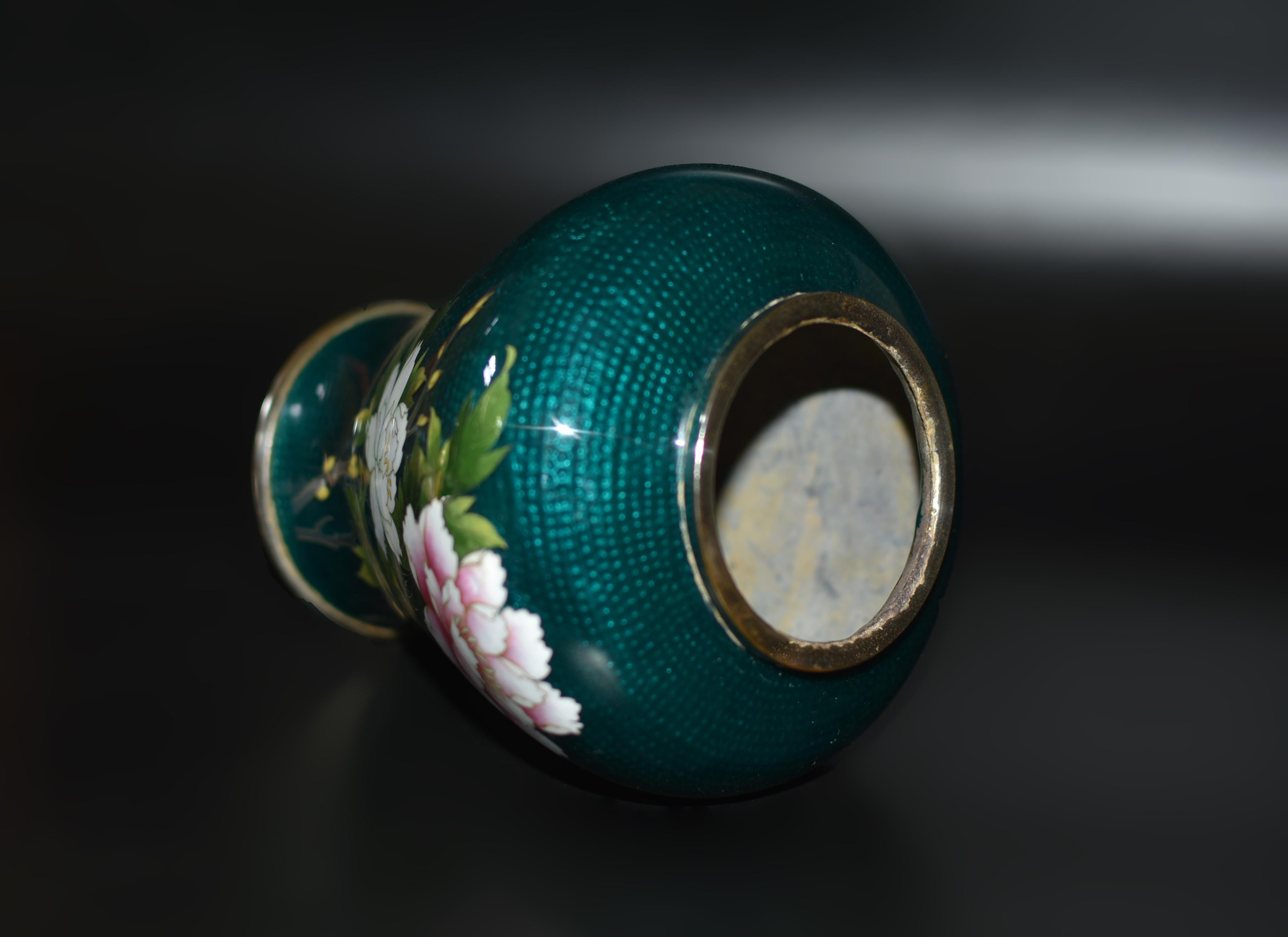 Vaso di cloisonne verde firmato Sato Japanese Ginbari Peony in vendita 4