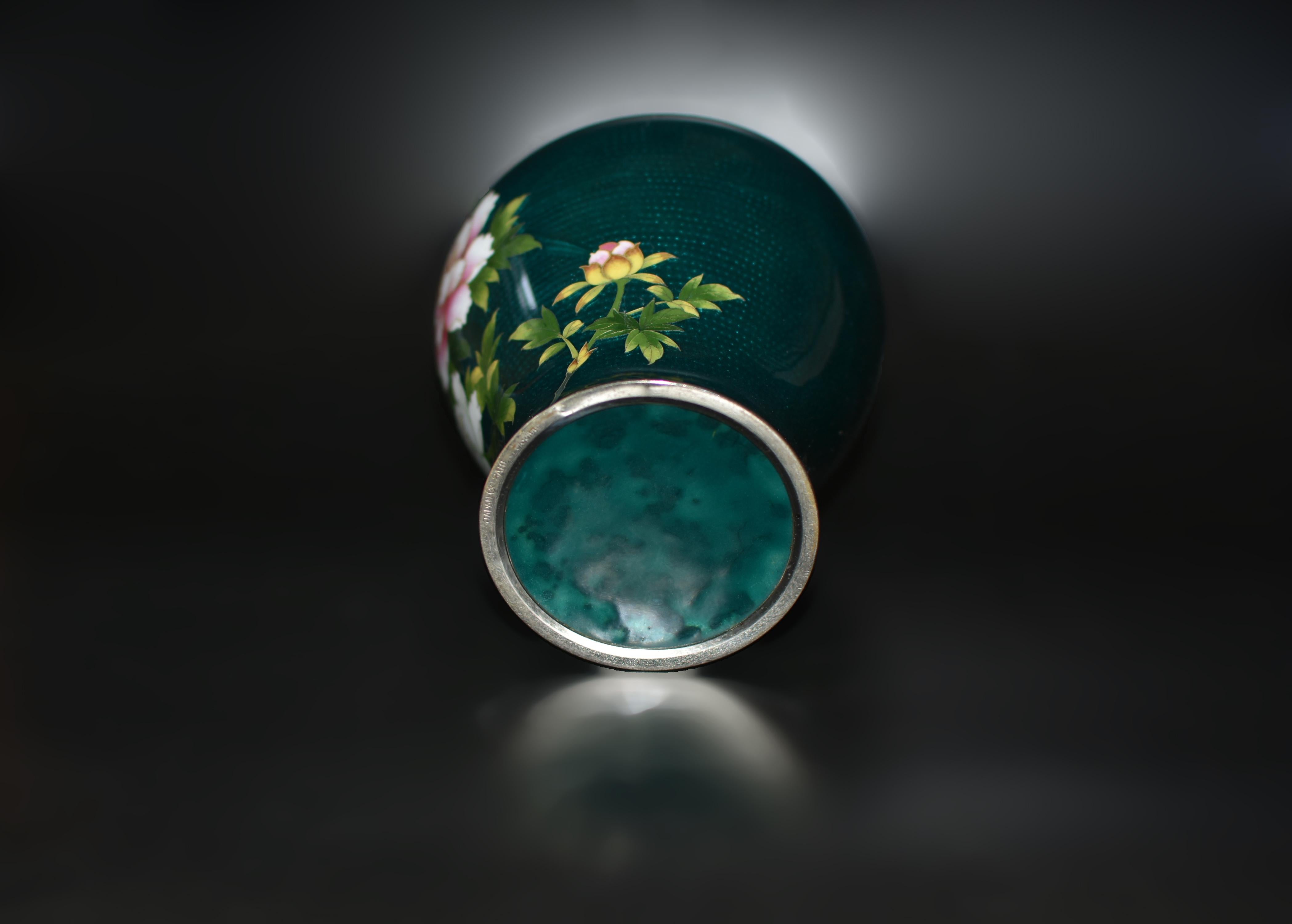 Vaso di cloisonne verde firmato Sato Japanese Ginbari Peony in vendita 6