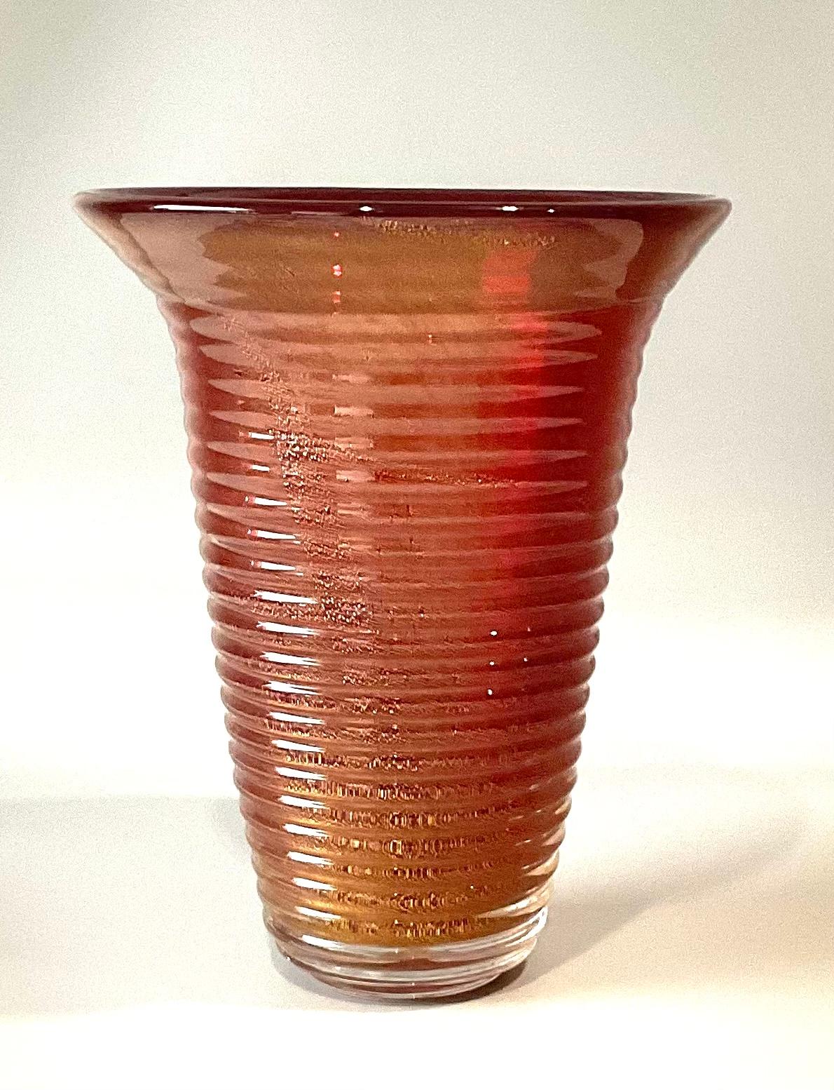 Signed Seguso Vetri D’arte Murano Glass Red Sommerso Vase with Gold Leaf In Good Condition For Sale In Ann Arbor, MI