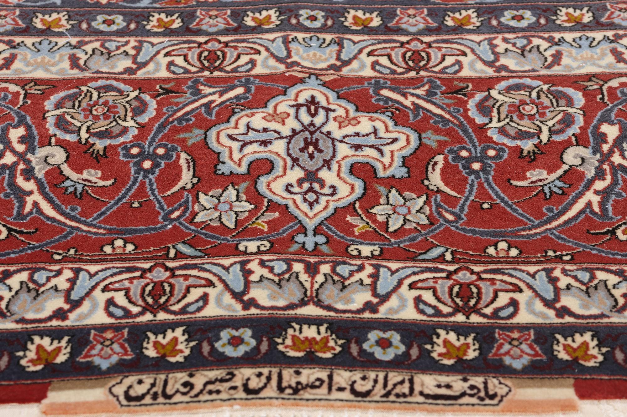 1960's Seirafian Ivory Persian Isfahan Carpet with Traditional Style In Good Condition For Sale In Dallas, TX