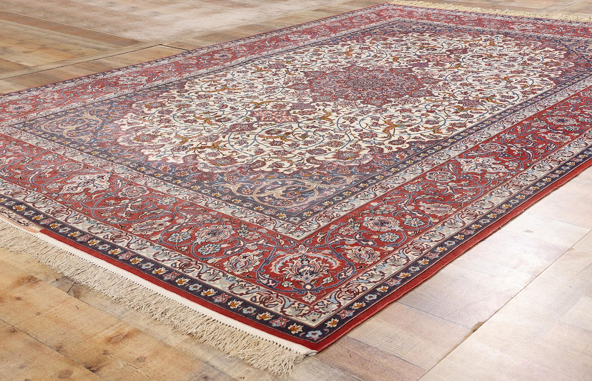 1960's Seirafian Ivory Persian Isfahan Carpet with Traditional Style For Sale 1