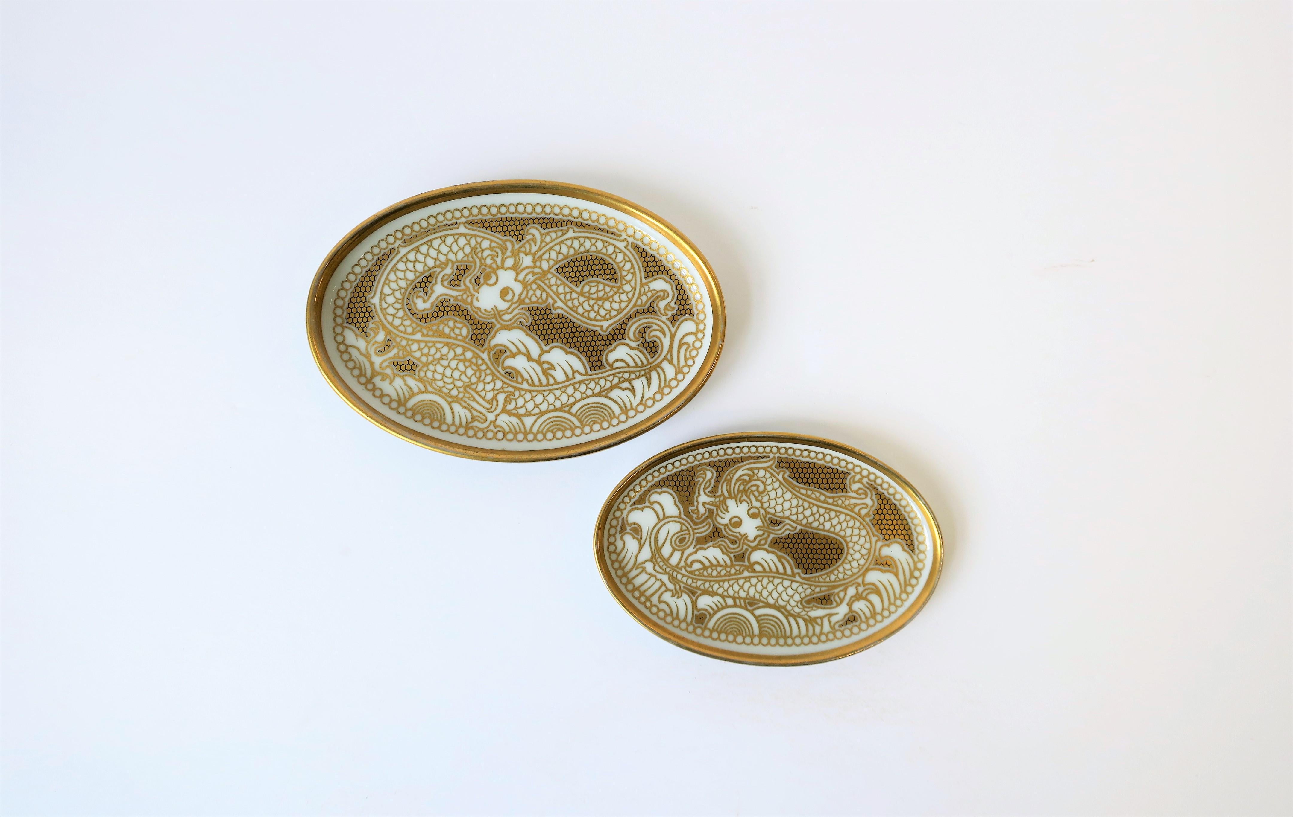Designer-Schmuckkästchen aus Gold mit Drachenschmuck von Rosenthal  (Chinoiserie) im Angebot