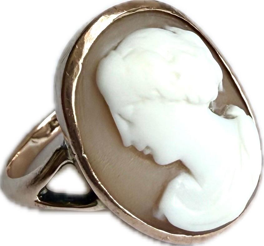 Signed shell cameo ring set in 9ct rose gold For Sale 2