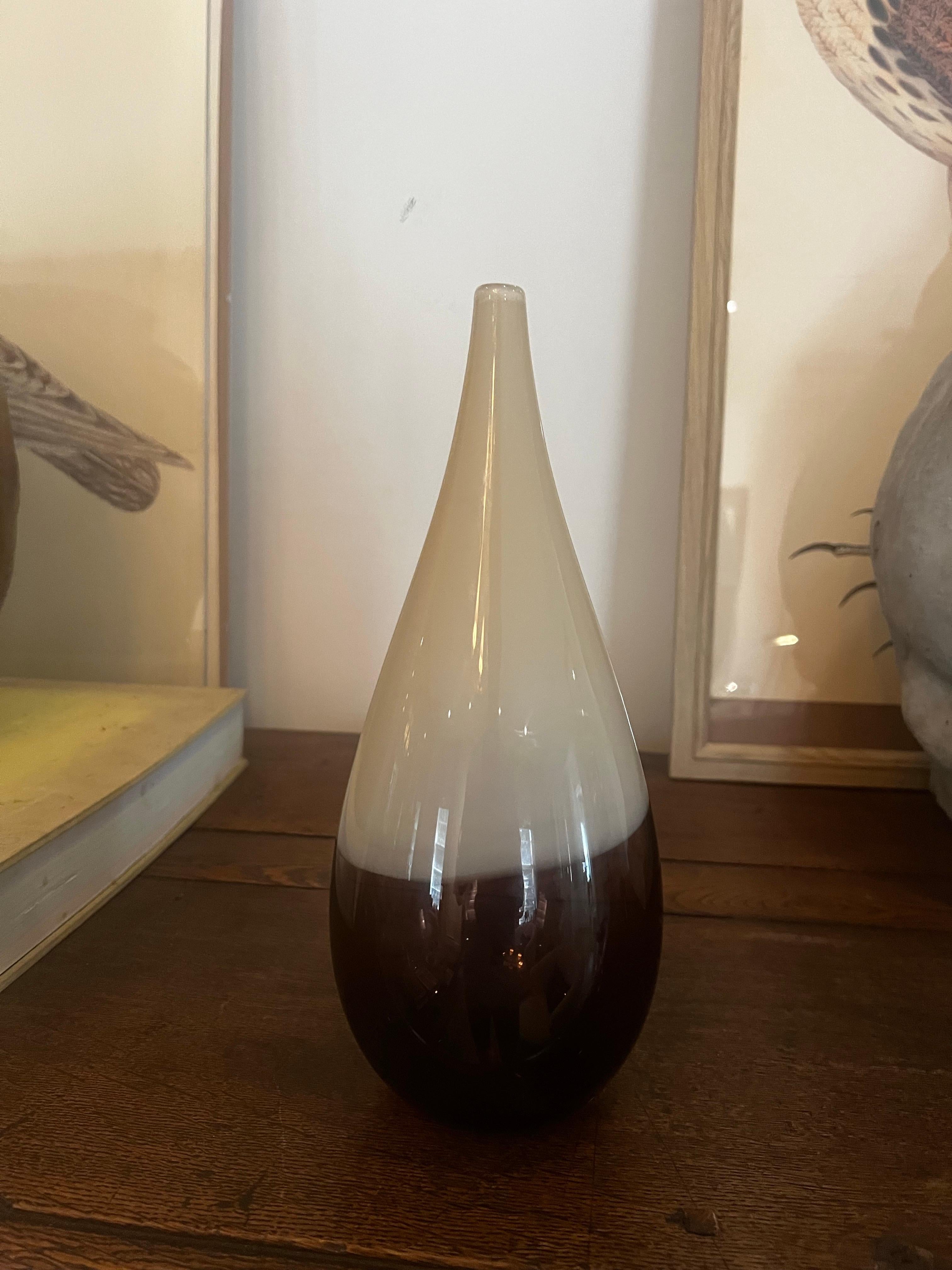 Signed Siemon and Salazar White/Ivory/Amber Teaedrop Lattimore Vase, signed In Good Condition For Sale In Los Angeles, CA