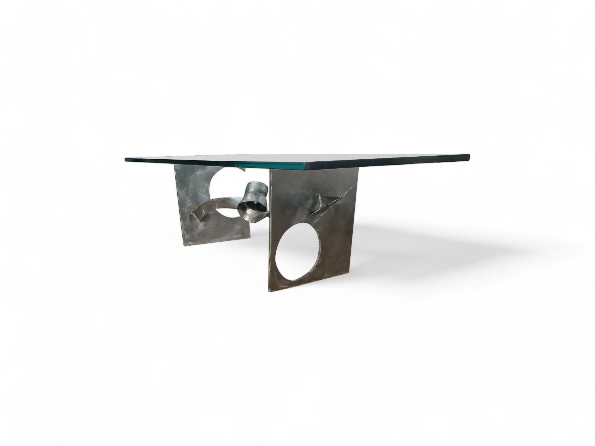 Table à cocktail / table basse en acier signé Silas Seandel Ribbon en vente 3