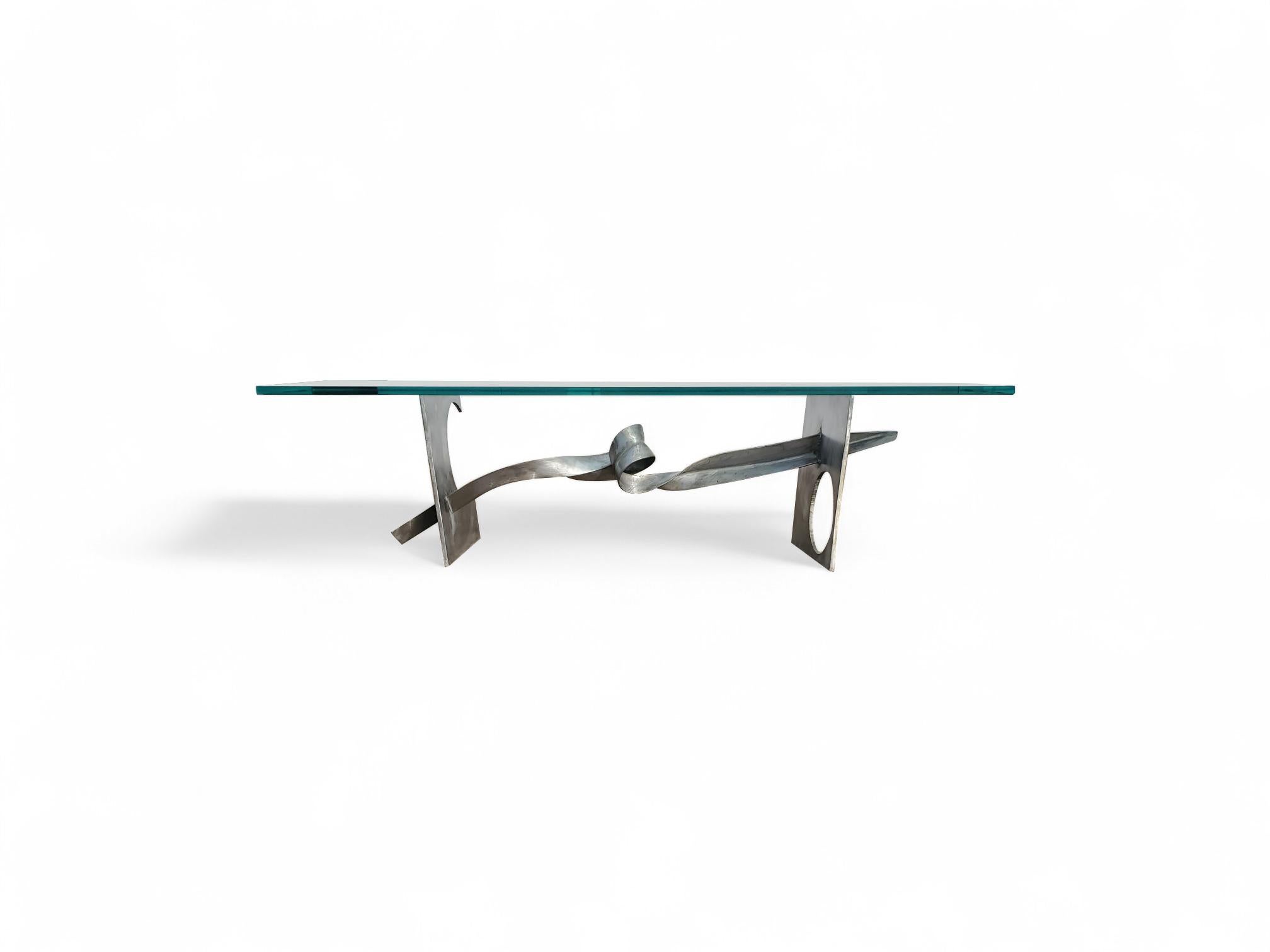 20ième siècle Table à cocktail / table basse en acier signé Silas Seandel Ribbon en vente