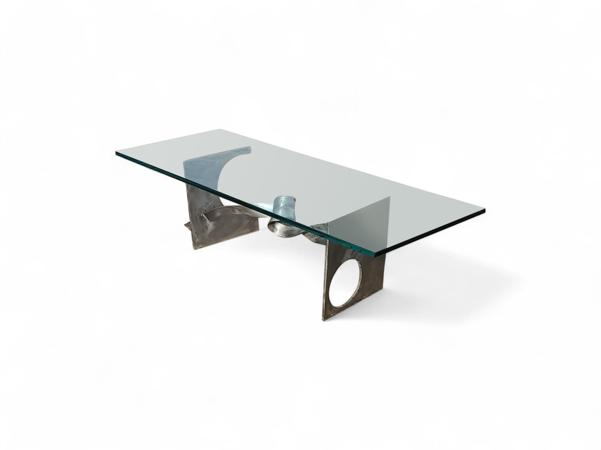 Métal Table à cocktail / table basse en acier signé Silas Seandel Ribbon en vente