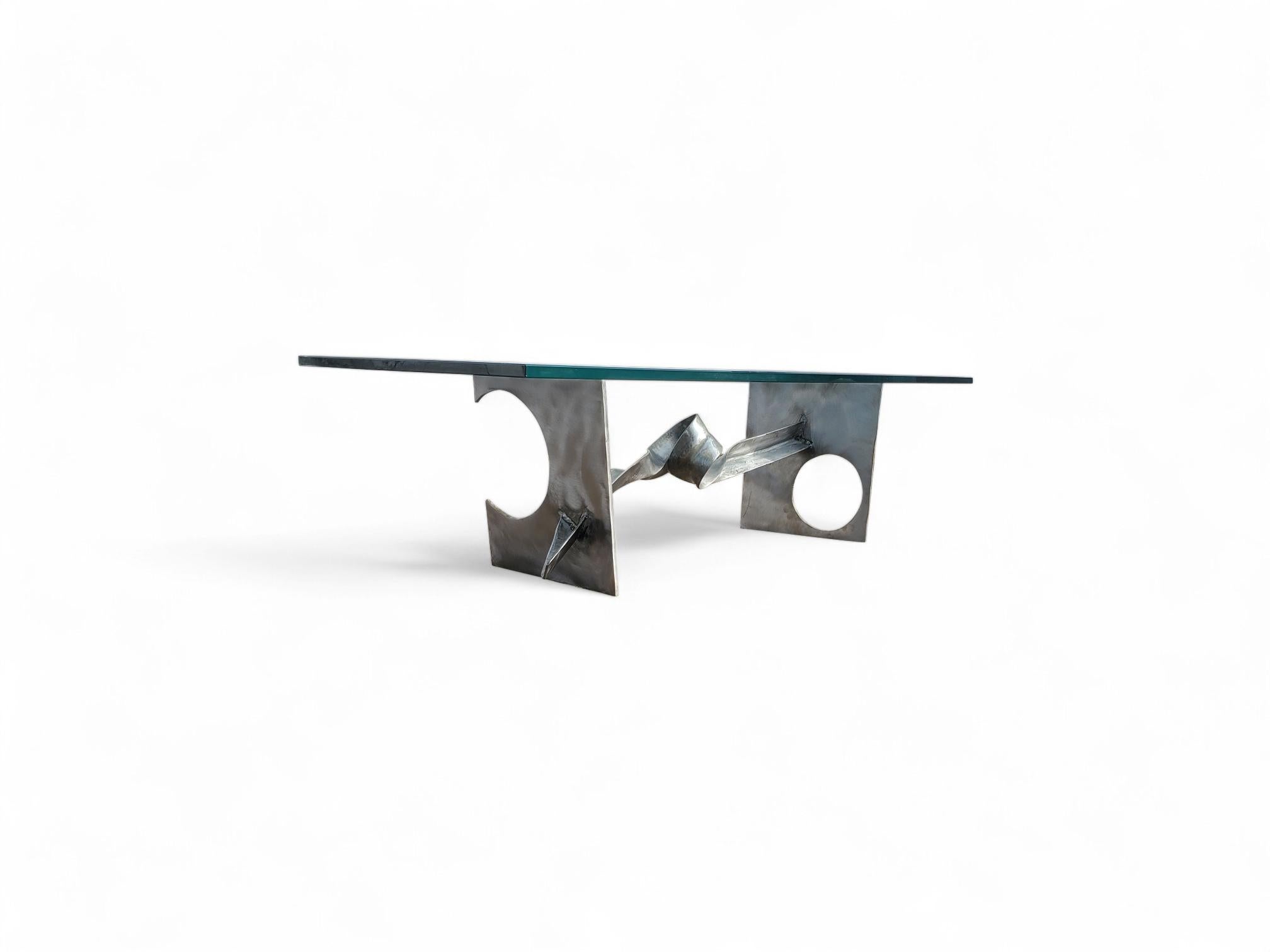 Table à cocktail / table basse en acier signé Silas Seandel Ribbon en vente 1