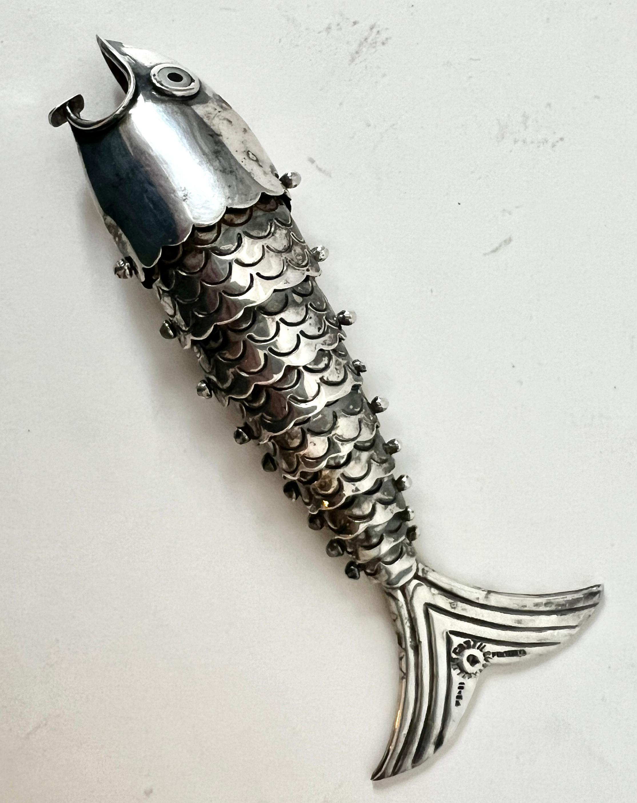 Signed Silver Plated Mexican Articulated Fish Bottle Opener by Los Castillo  For Sale 3