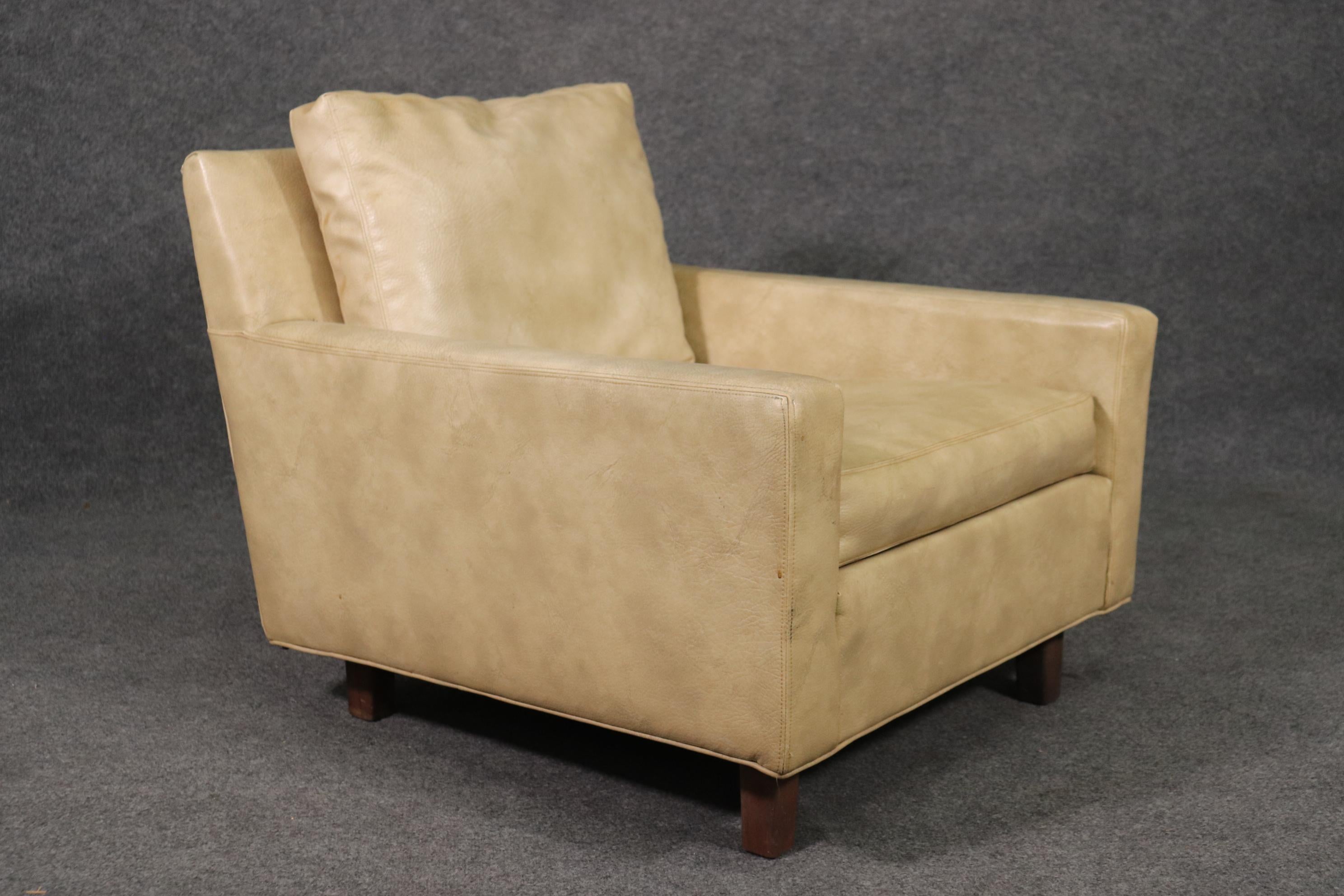This is a comfortable and beautiful club chair by the famed firm of Thayer Cofggin who made numerous Milo Baughman designs. The chair measures 28 inches tall x 29.5 wide x 33.25 deep. The seat height is 15 inches and the chair dates to teh 1970s.