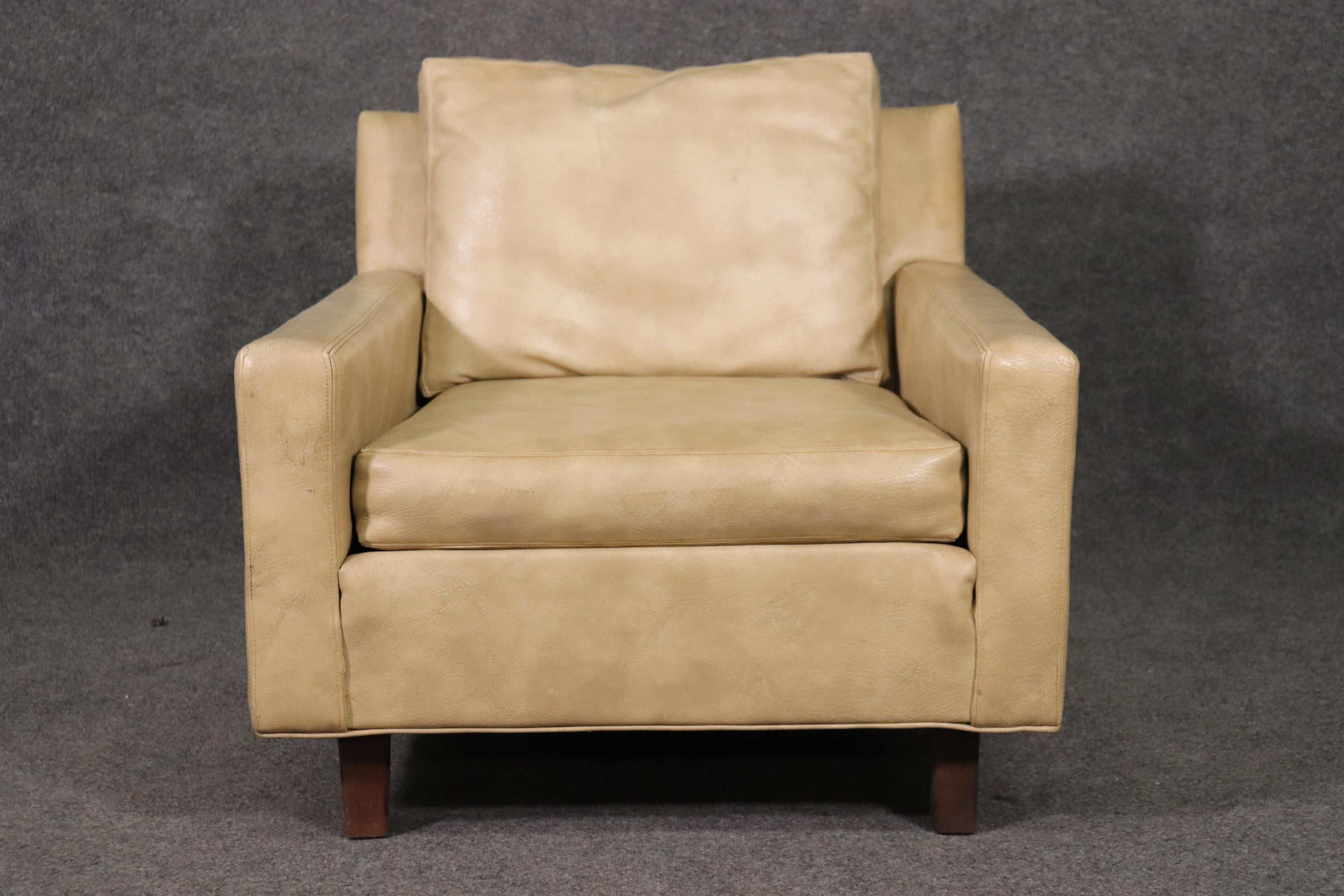Mid-Century Modern Signed Single Thayer Coggin Upholstered Mid Century Modern Club Chair