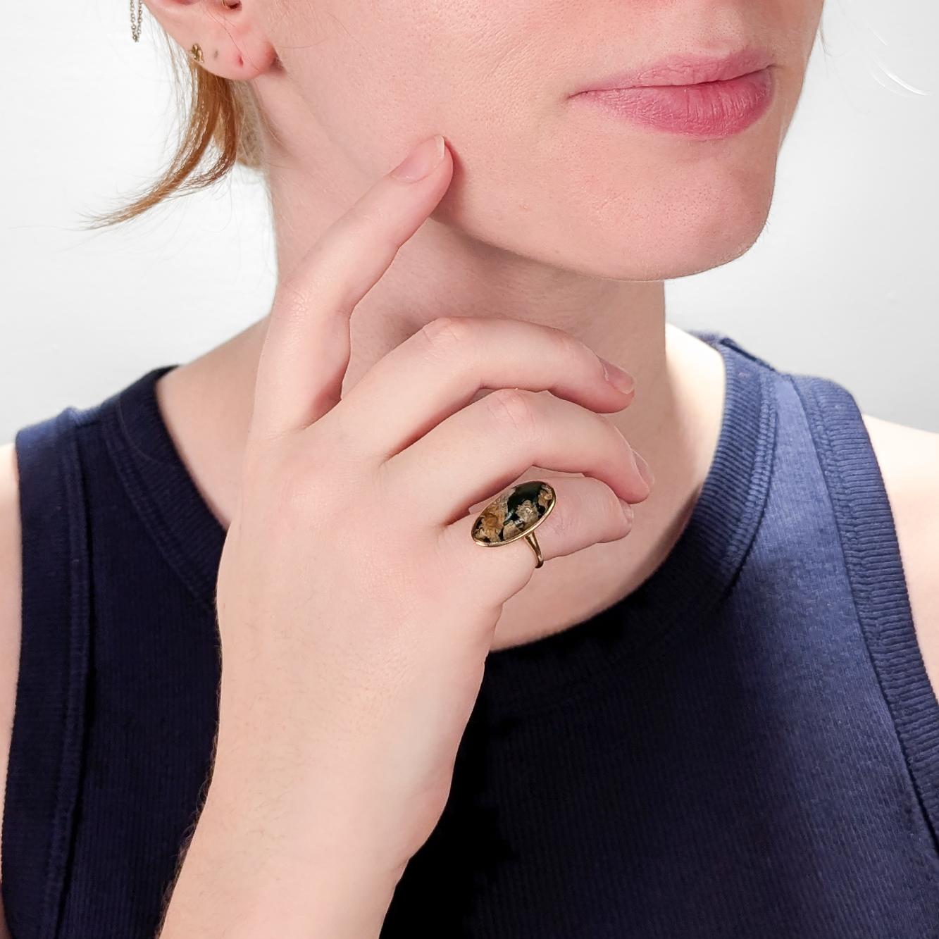 A fine antique, small gold and turquoise ring.

In 14 karat yellow gold.

With a shaped, oval turquoise cabochon in a bezel setting

Size 3.75.

Simply a wonderful turquoise cabochon ring!

Date:
20th Century

Overall Condition:
They are in overall