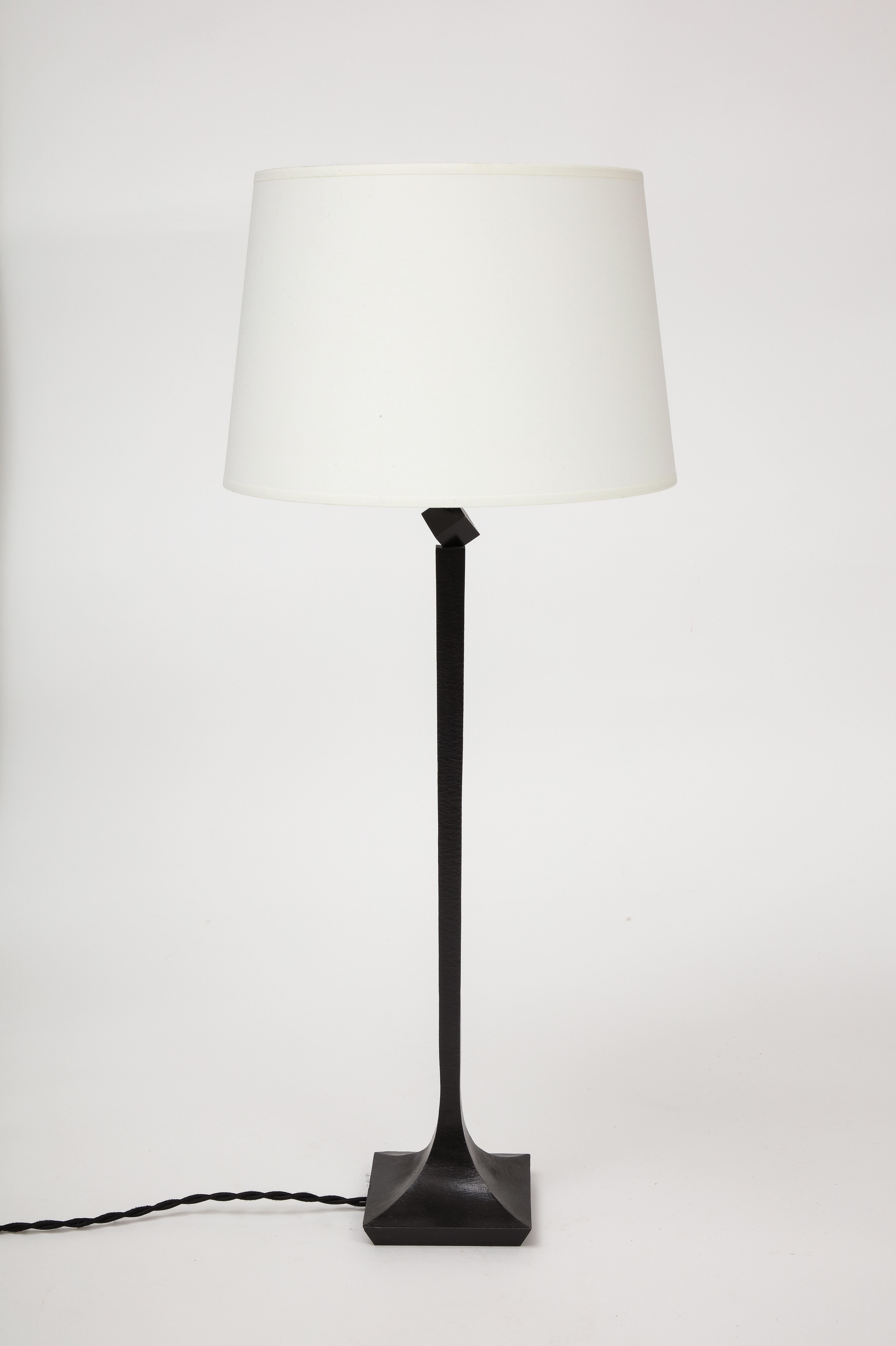 Elegant single table lamp by R. Peduzzi. Signature visible on the base. 