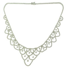 Collier cocktail en or blanc 18 carats avec pendentif cascade de 8 carats, signé Sonia B