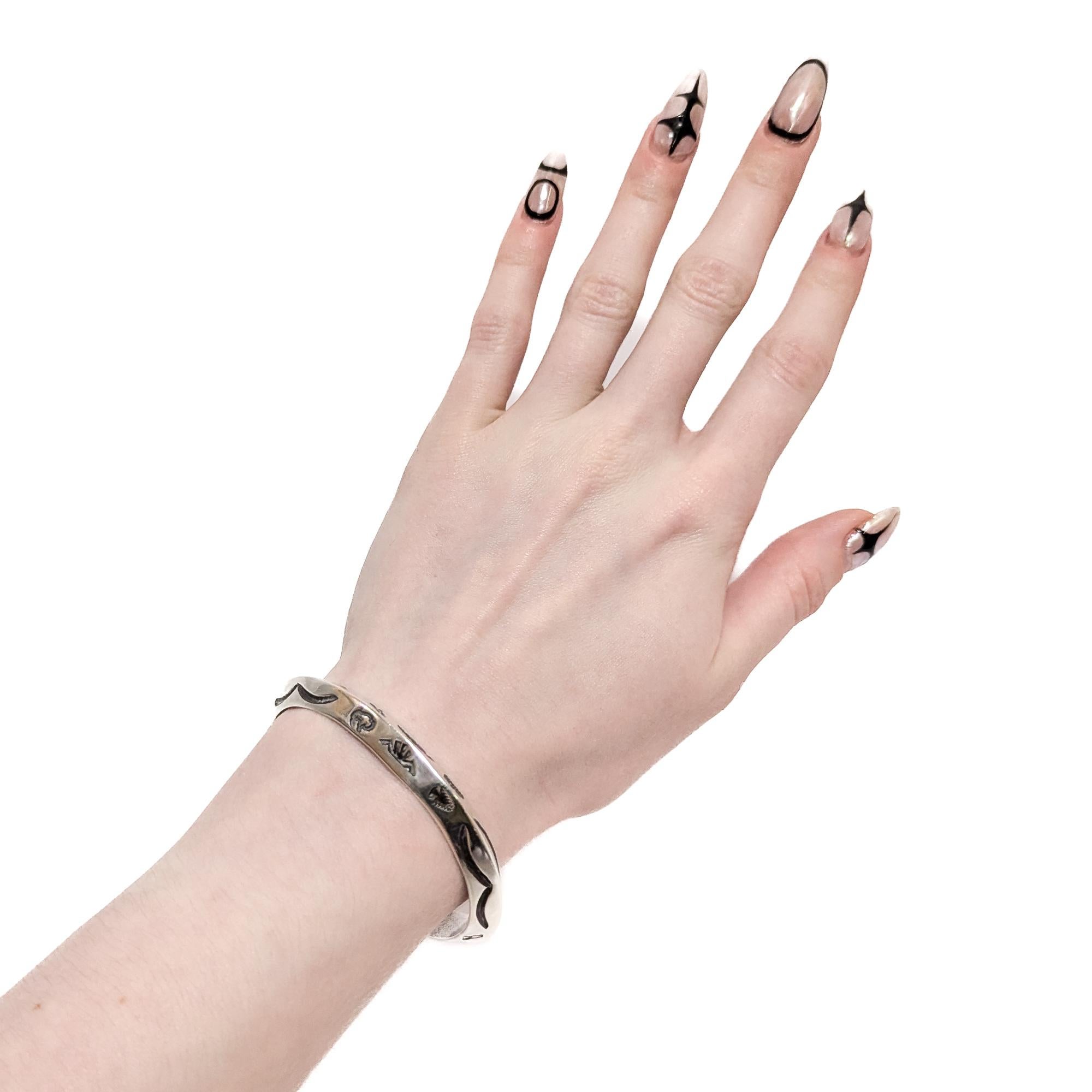 Nativo americano Bracciale in argento firmato Southwestern Sterling Silver in vendita