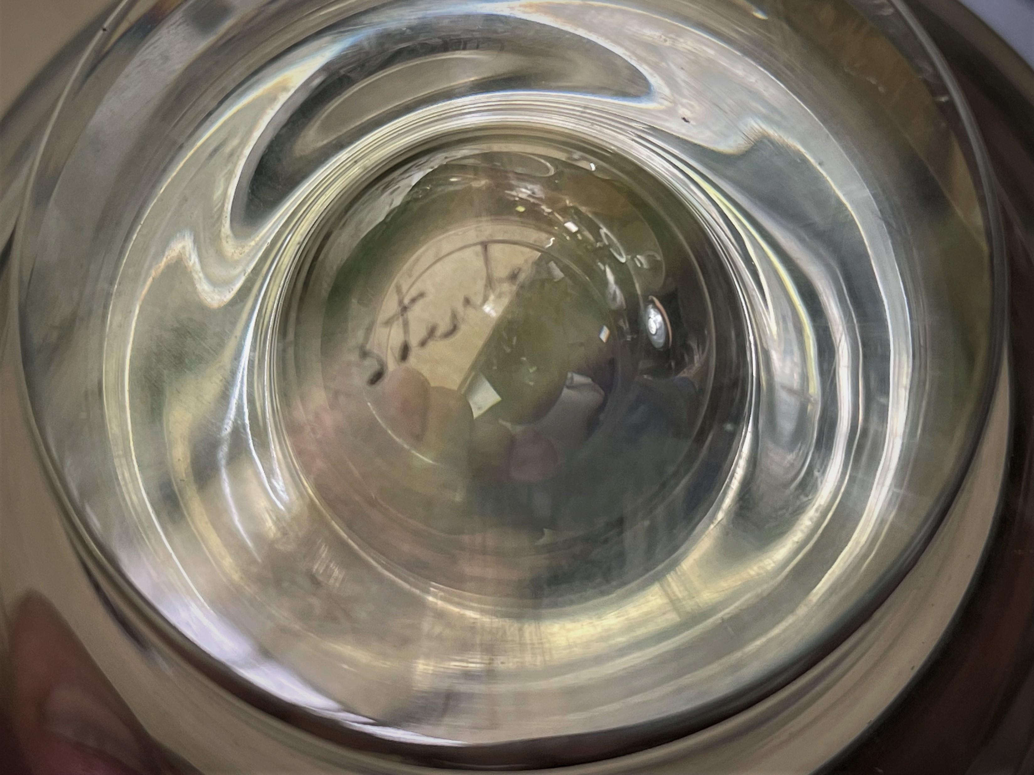 Petit bol en verre transparent signé Steuben Glass, milieu de siècle en vente 1
