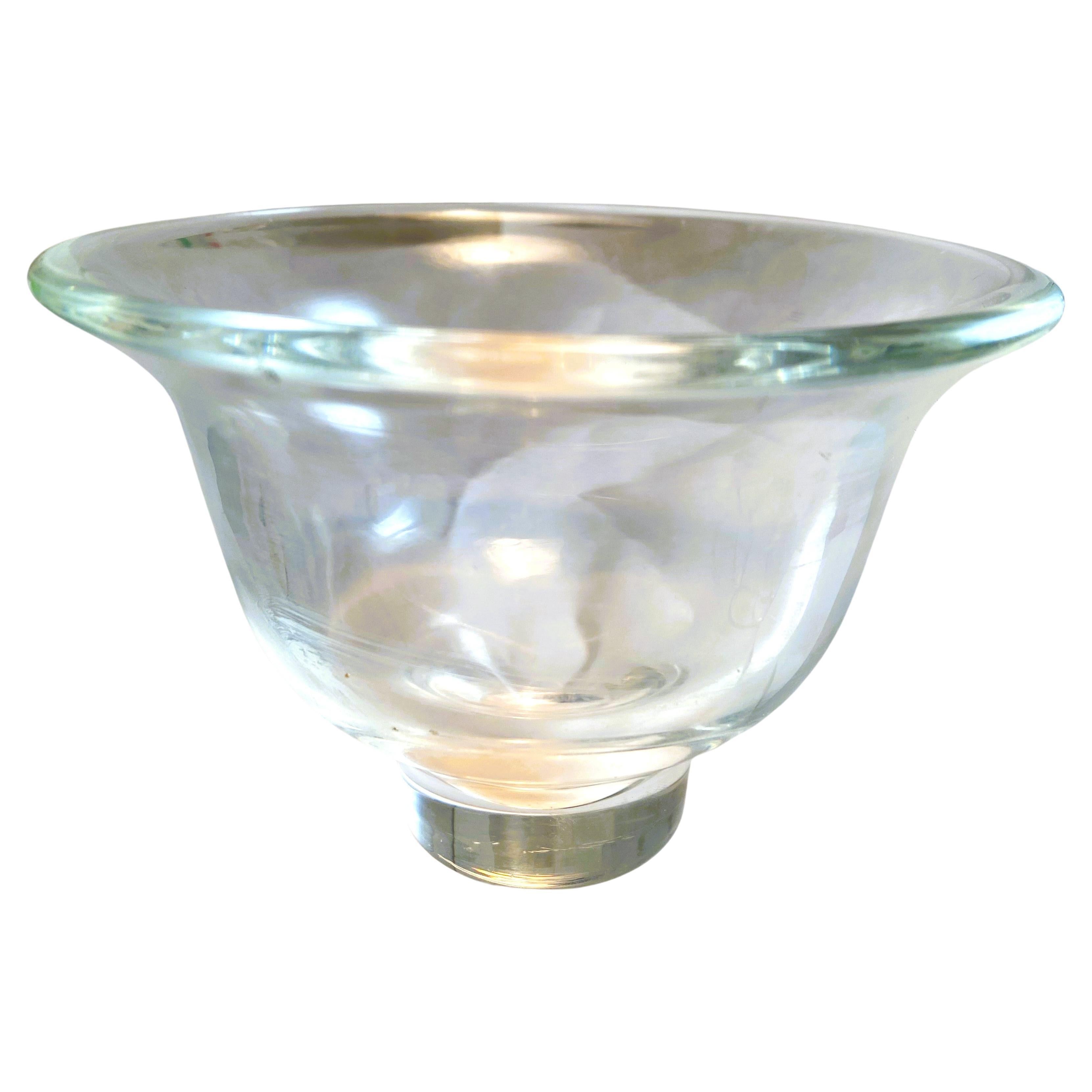 Petit bol en verre transparent signé Steuben Glass, milieu de siècle en vente