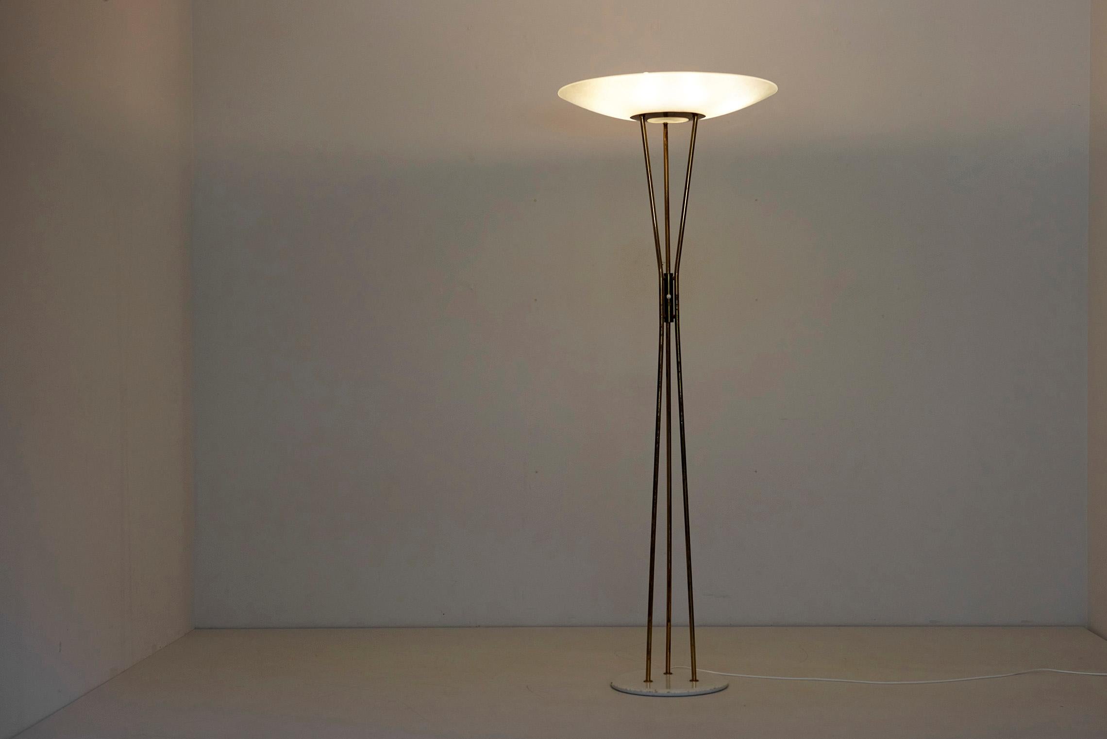 Signed Stilnovo Floor Lamp with Brass and Marble Base, Italy, 1950s For Sale 4