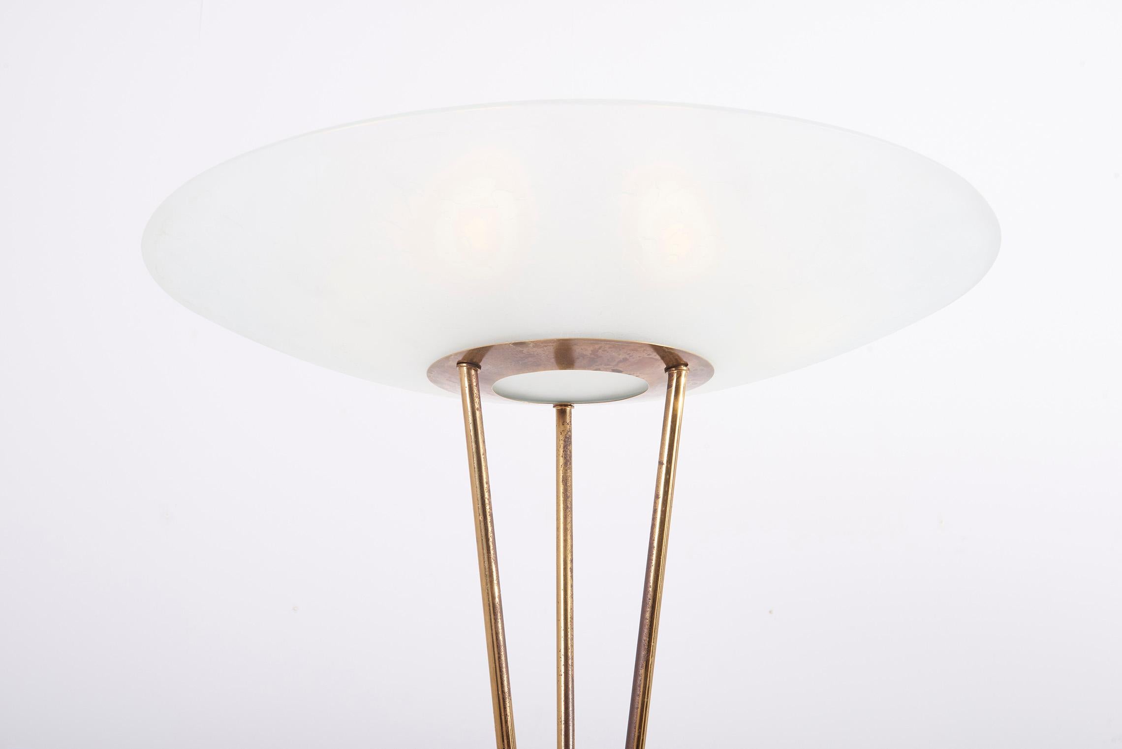 Lampadaire signé Stilnovo avec base en laiton et marbre, Italie, années 1950 en vente 7