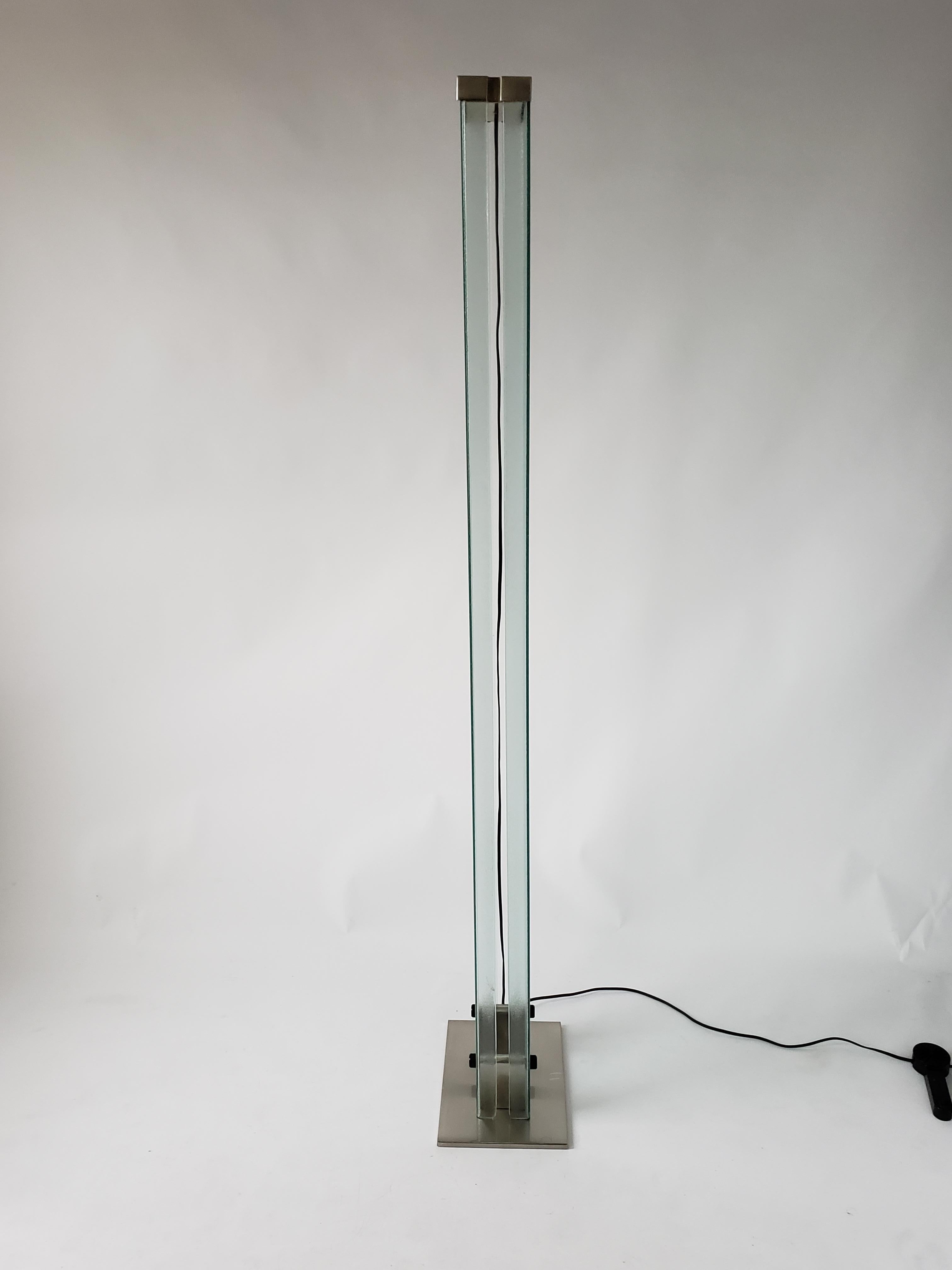 Signed Stilnovo Tall Halogen Glass Uplighter Floor Lamp, 1980, Italy In Good Condition For Sale In St- Leonard, Quebec