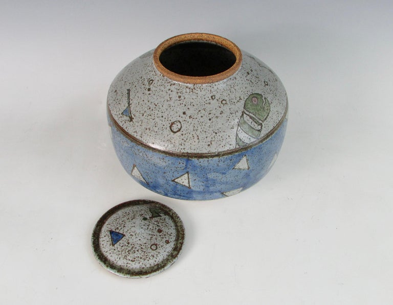 Signed Stoneware Lidded Vessel by Ken Thompson In Good Condition For Sale In Ferndale, MI