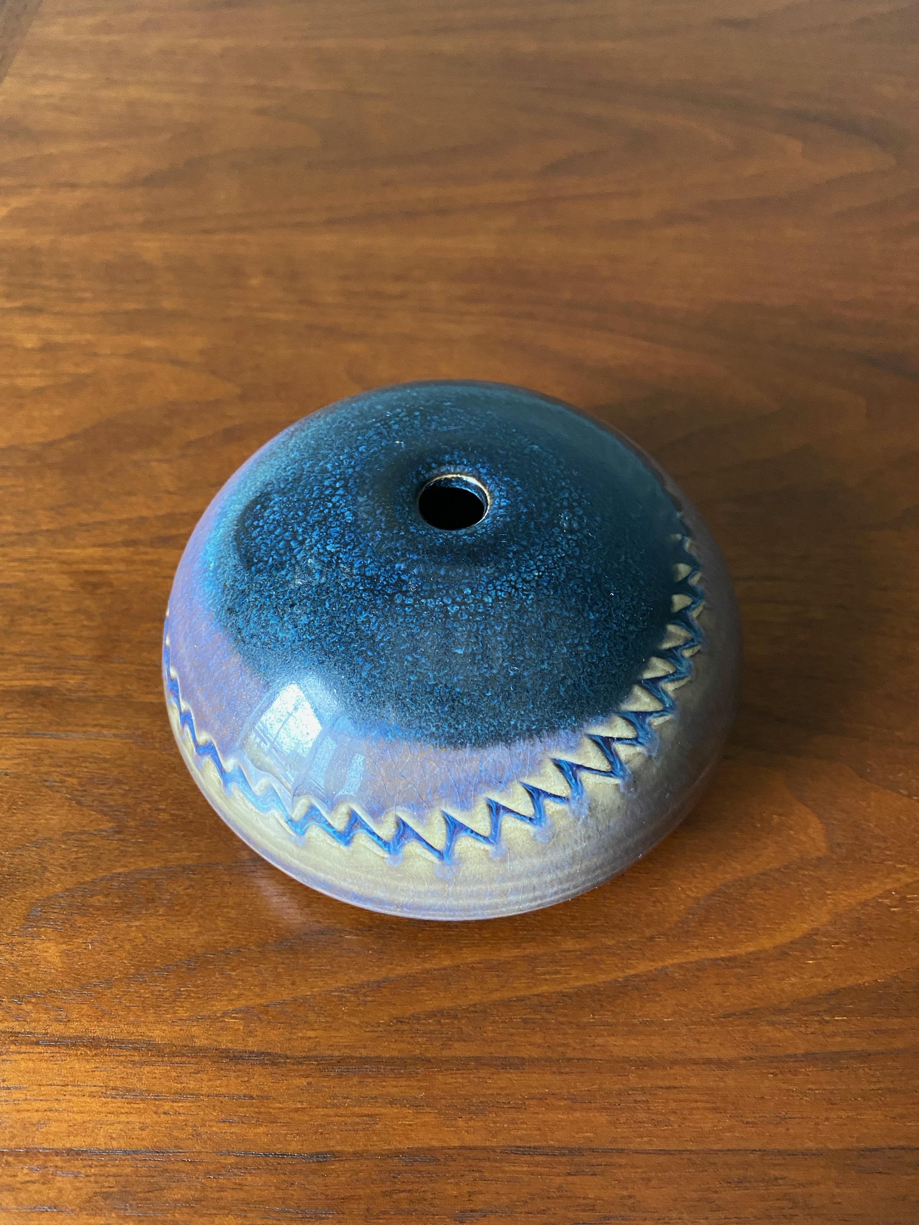 Signed Studio Pottery Vase, circa 1975 In Good Condition For Sale In Costa Mesa, CA