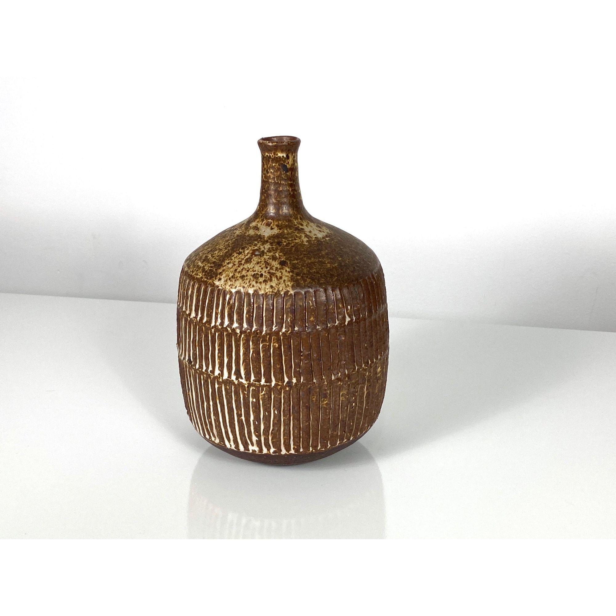 Mid-Century Modern Signed Studio Pottery Vase in Stoneware by Paul Bellardo circa 1970s