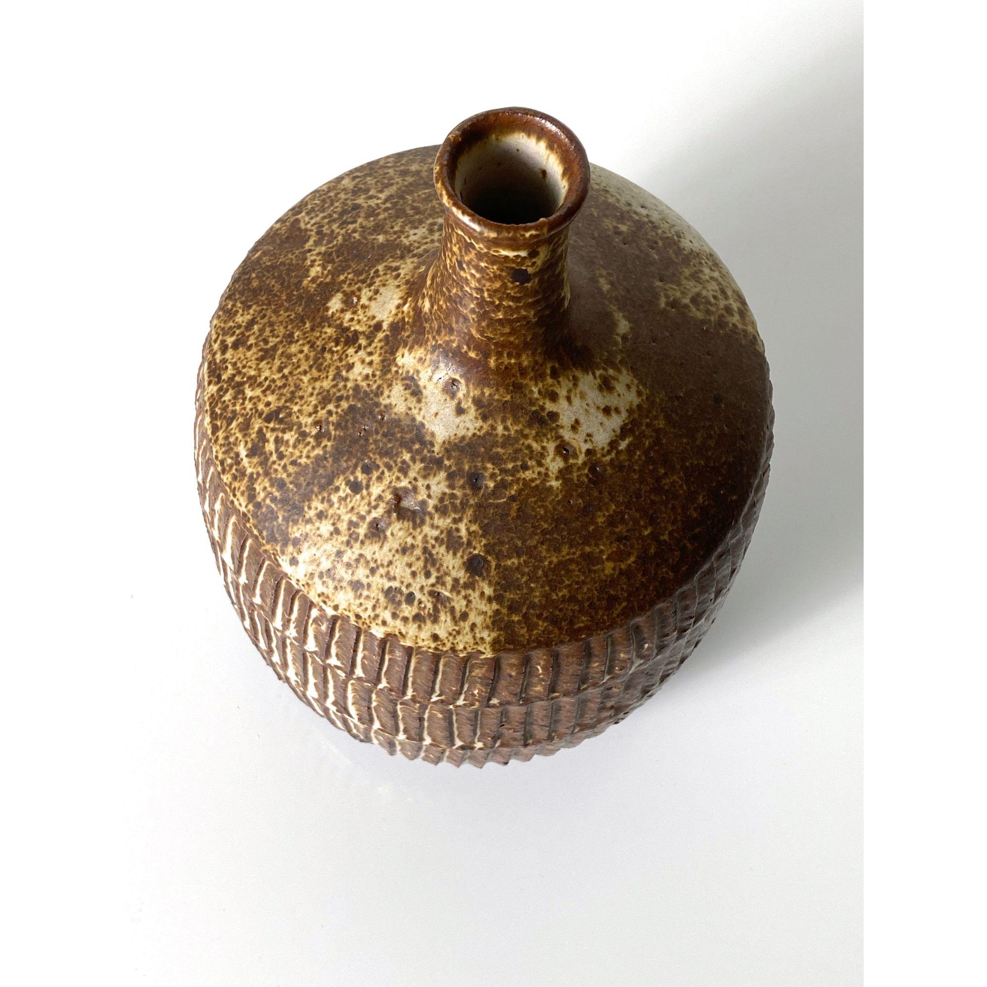 Signed Studio Pottery Vase in Stoneware by Paul Bellardo circa 1970s 1